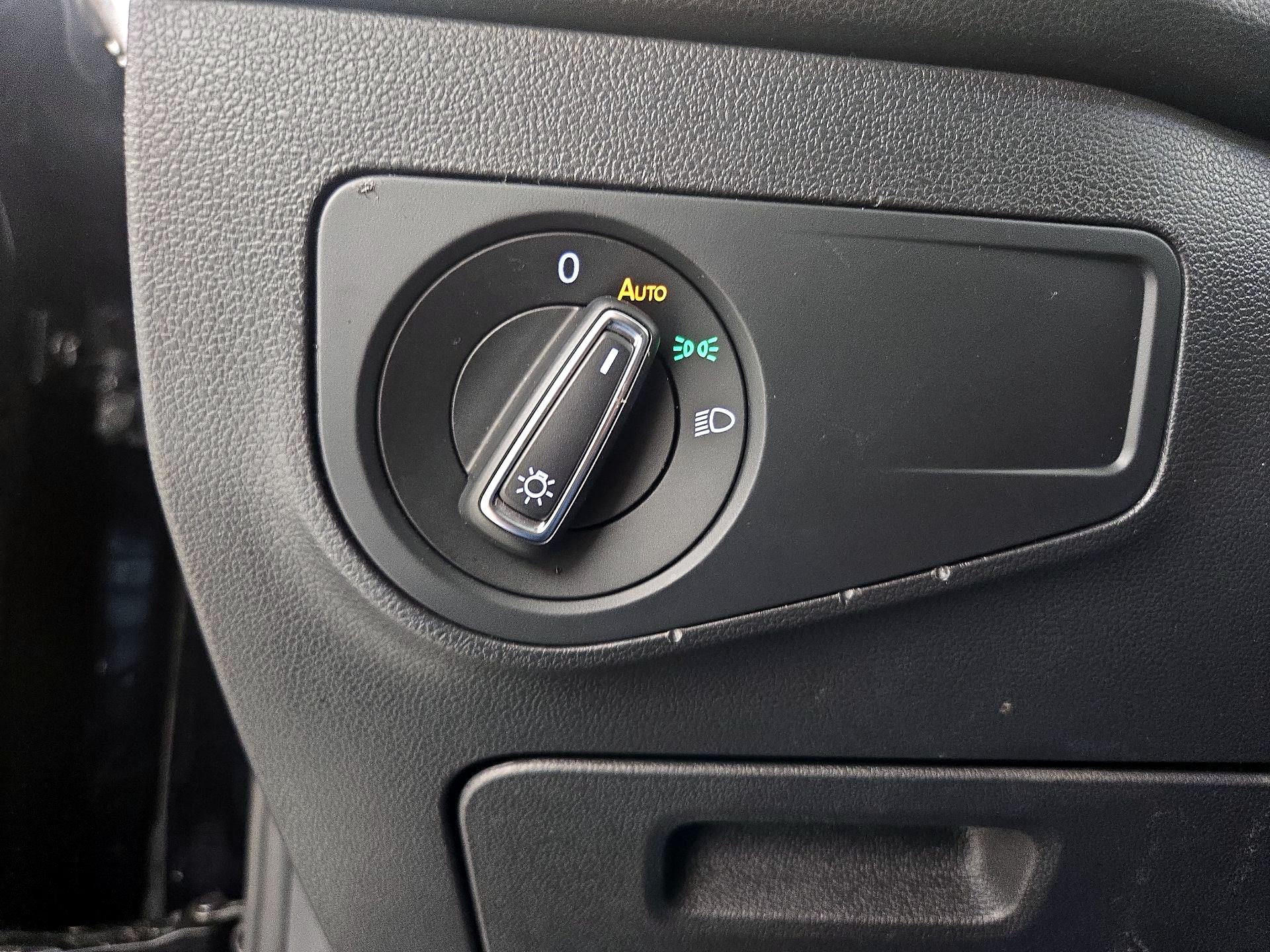 Thumbnail: 2019 Volkswagen Tiguan - 13