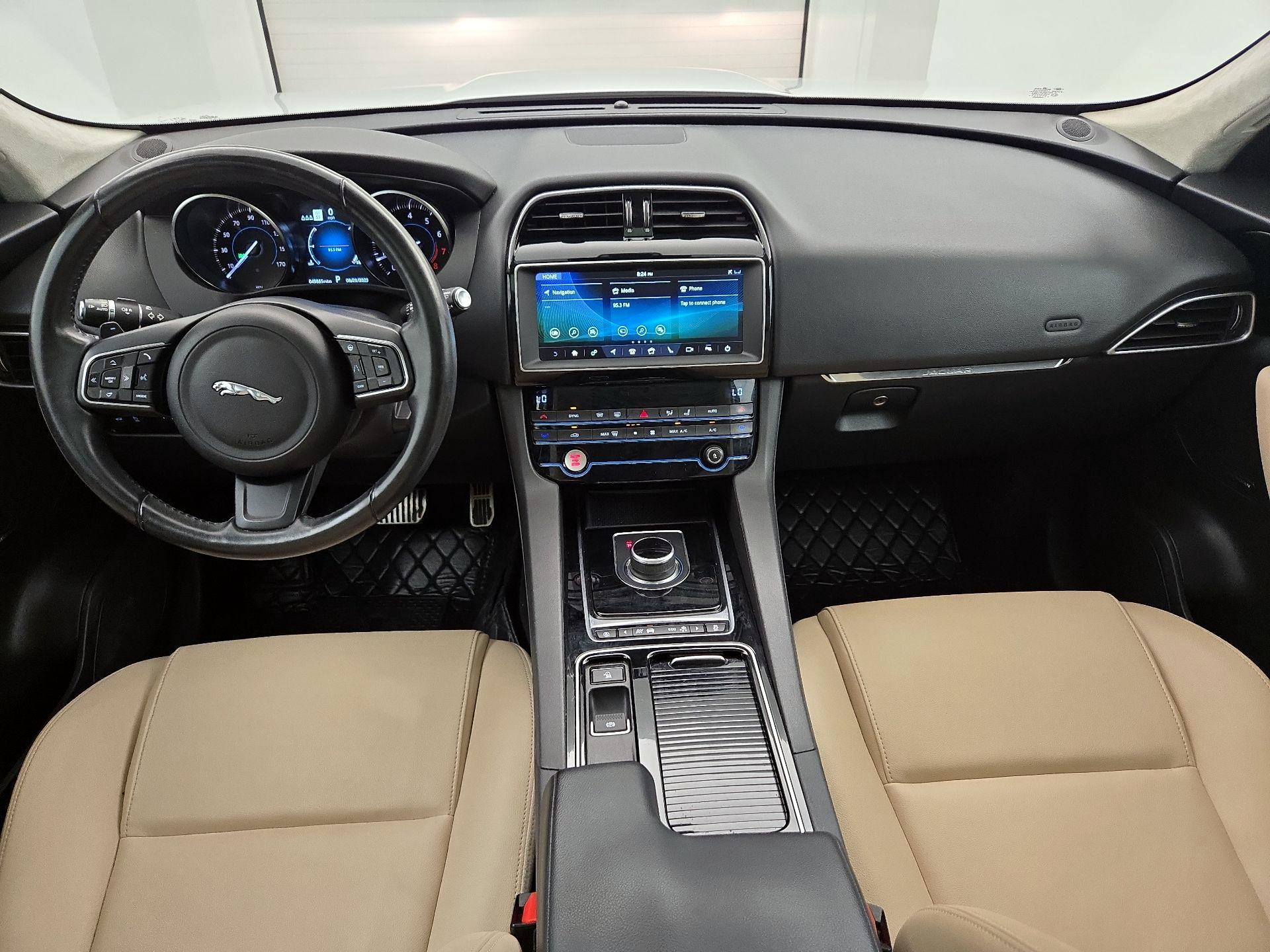 Thumbnail: 2019 Jaguar F-Pace - 9