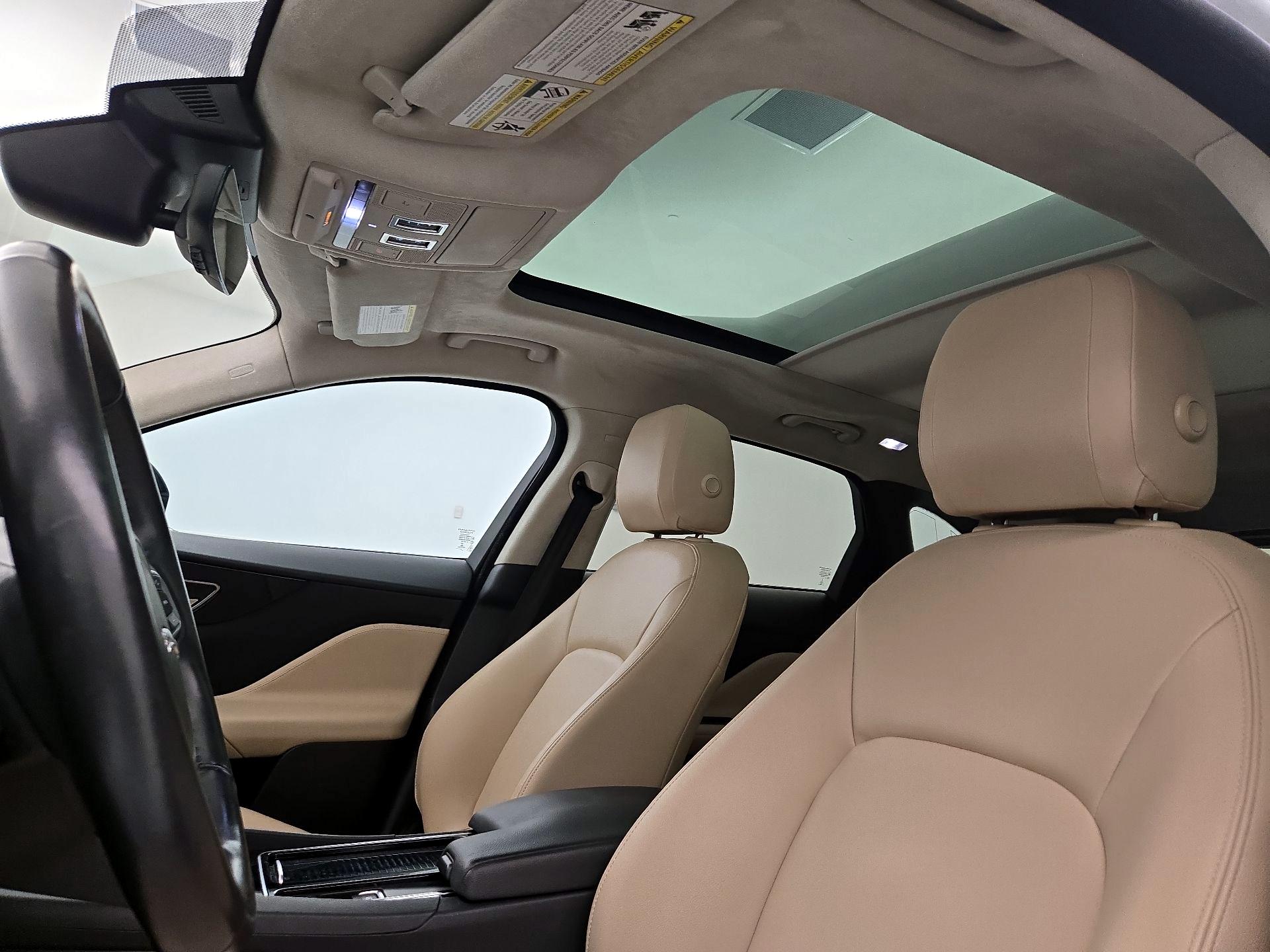 Thumbnail: 2019 Jaguar F-Pace - 20