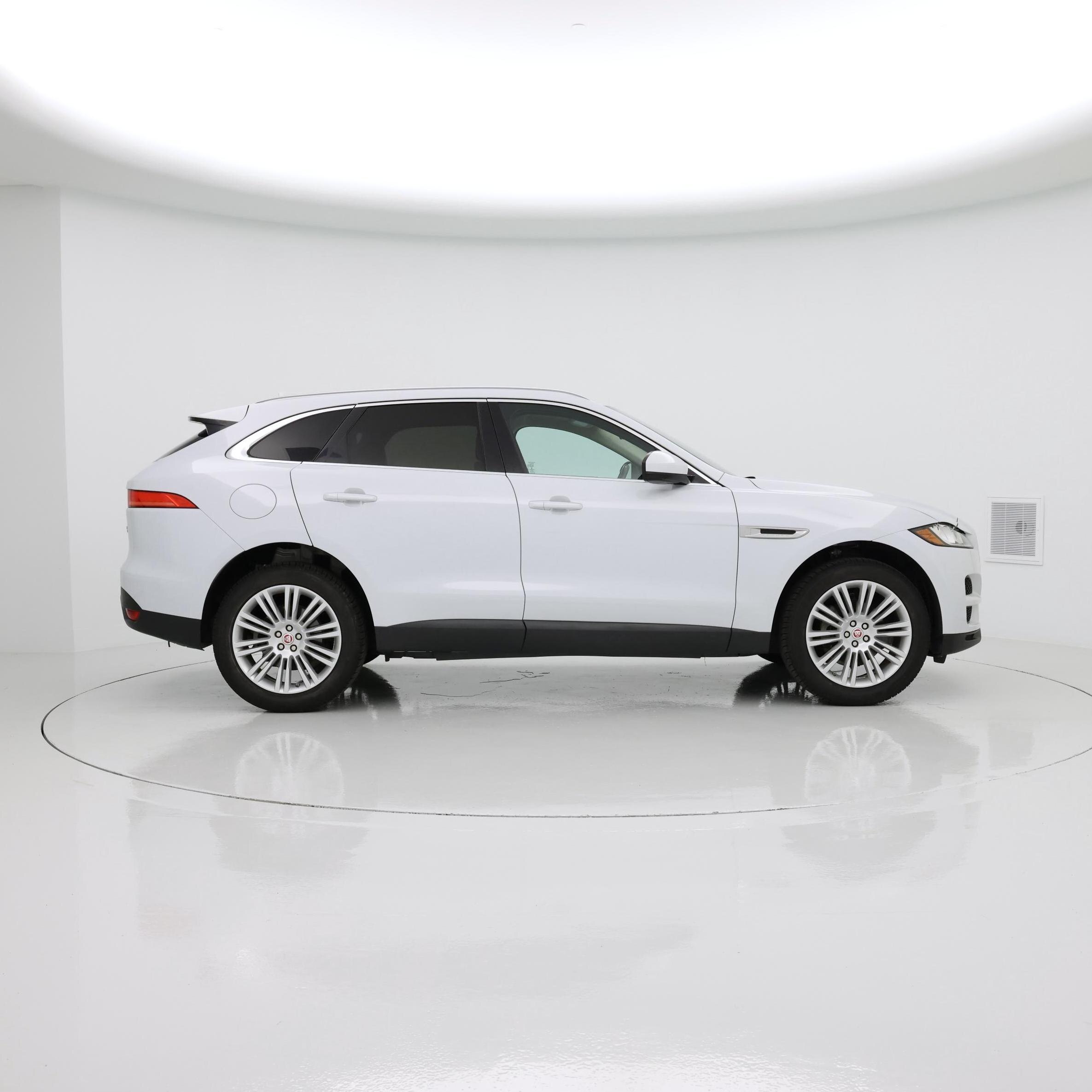 Thumbnail: 2019 Jaguar F-Pace - 7