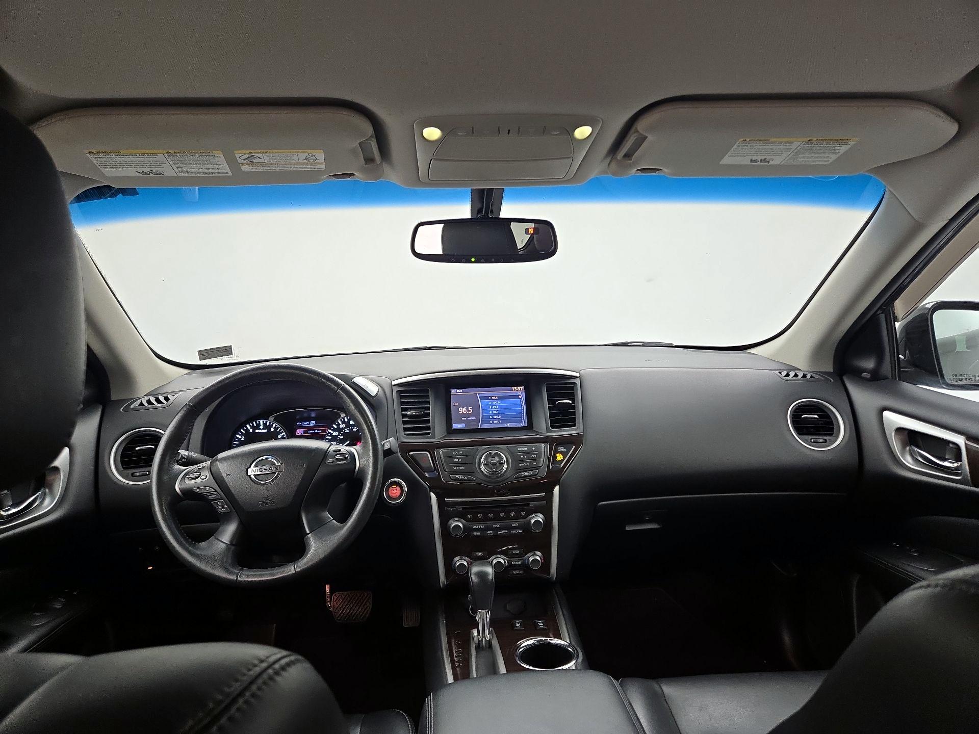 Thumbnail: 2016 Nissan Pathfinder - 9