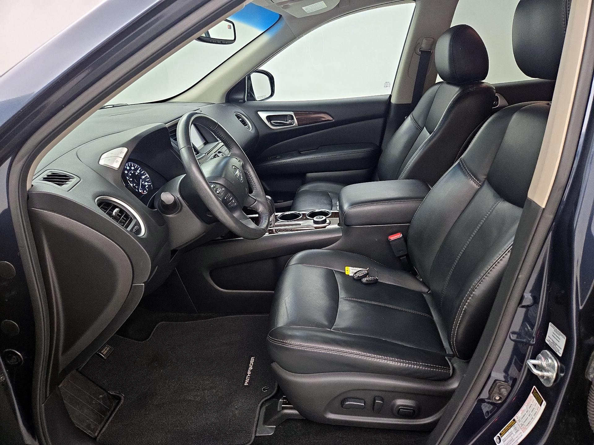 Thumbnail: 2016 Nissan Pathfinder - 11