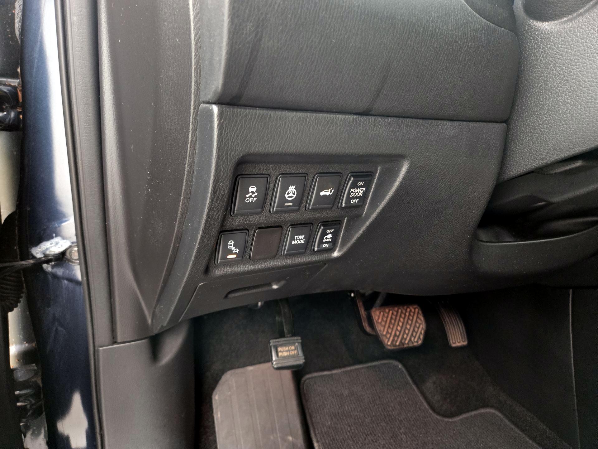 Thumbnail: 2016 Nissan Pathfinder - 13