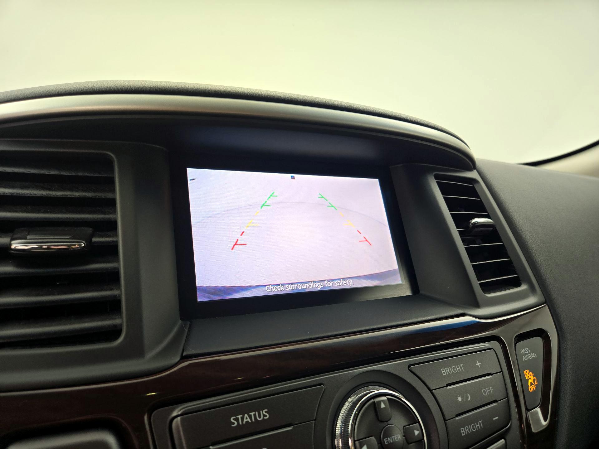 Thumbnail: 2016 Nissan Pathfinder - 14
