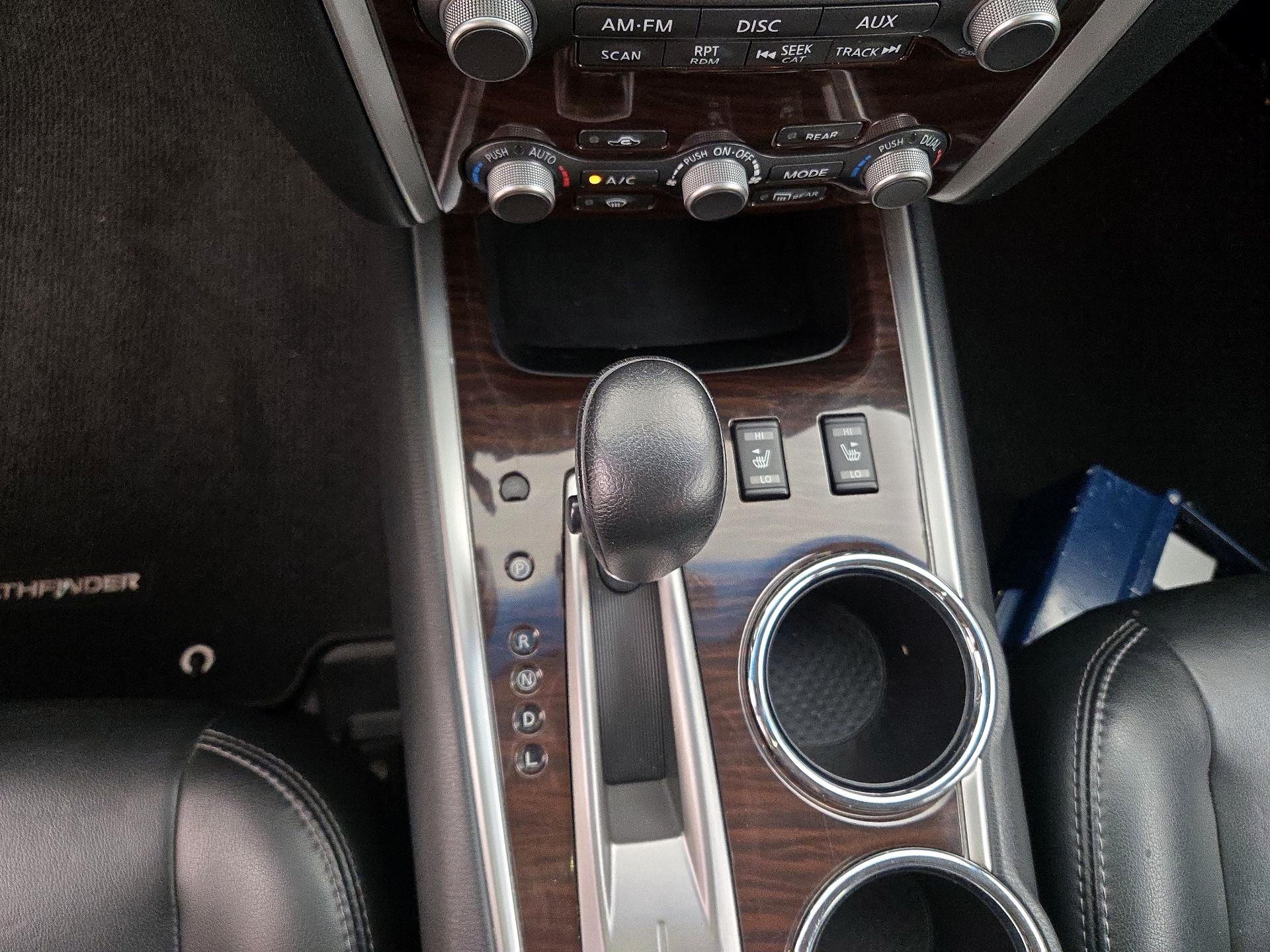 Thumbnail: 2016 Nissan Pathfinder - 17
