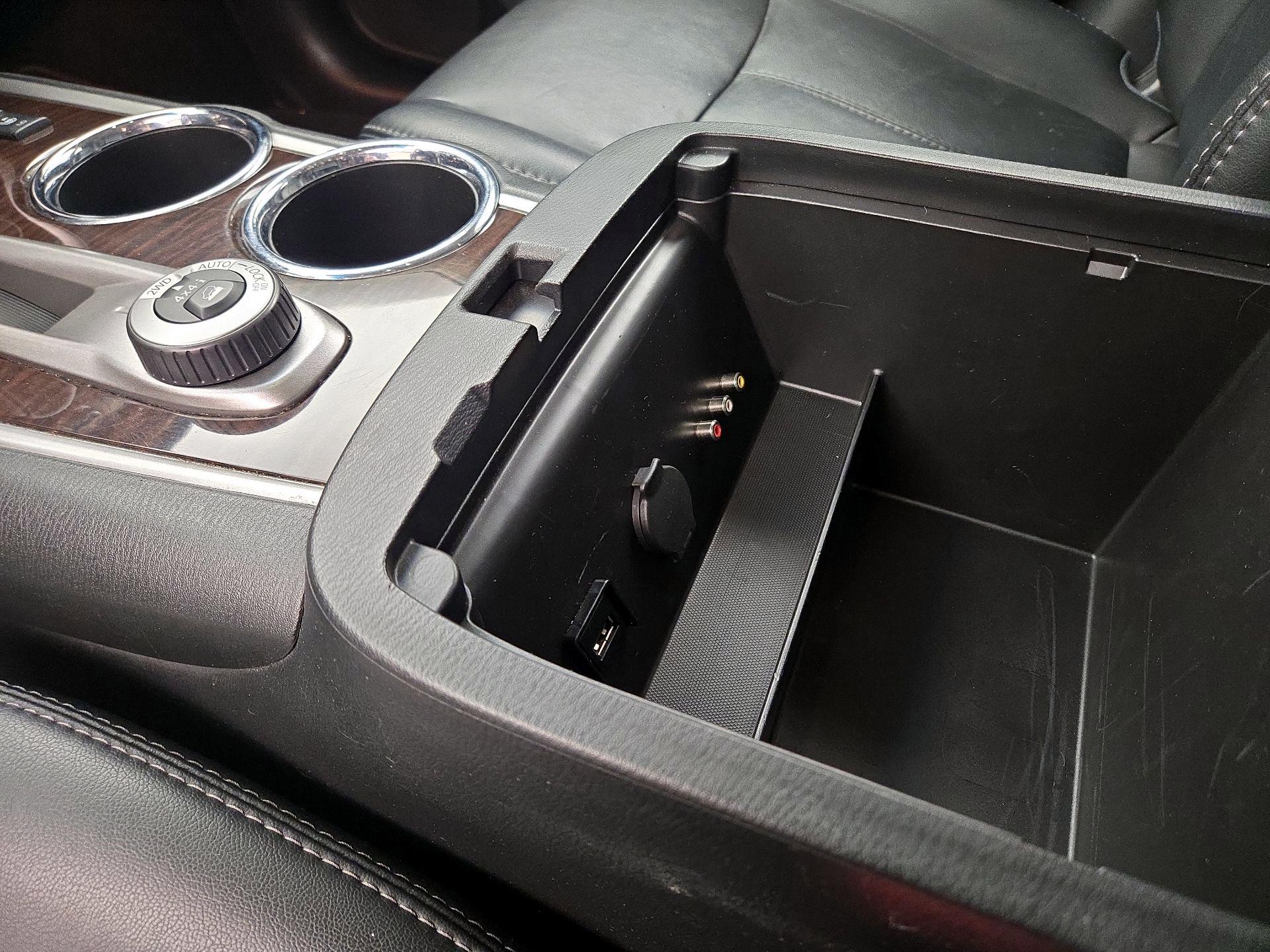 Thumbnail: 2016 Nissan Pathfinder - 18