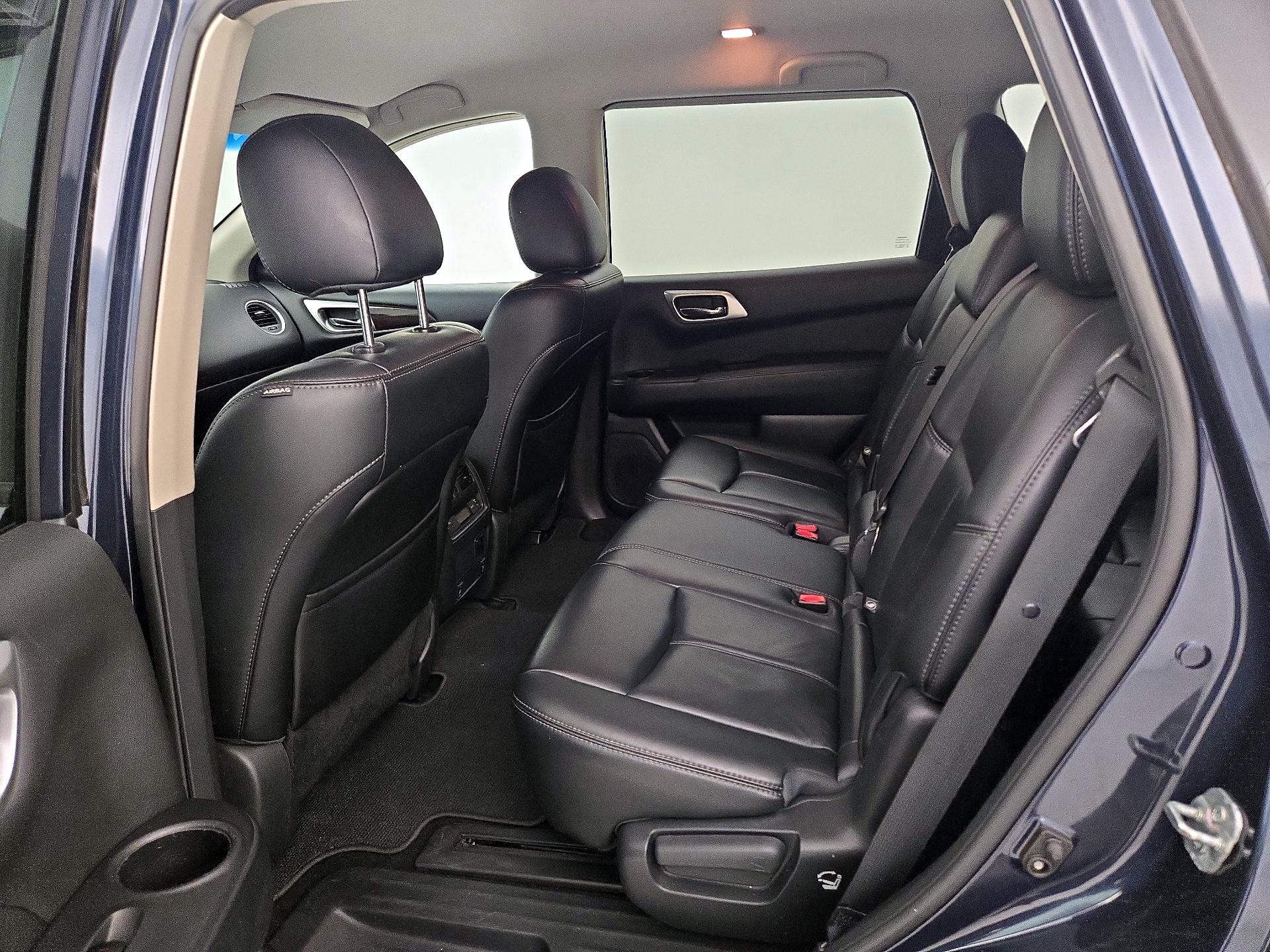 Thumbnail: 2016 Nissan Pathfinder - 19