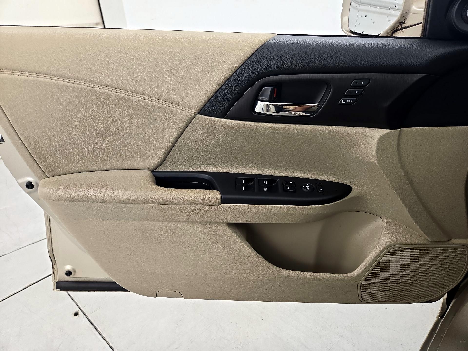 Thumbnail: 2015 Honda Accord - 12