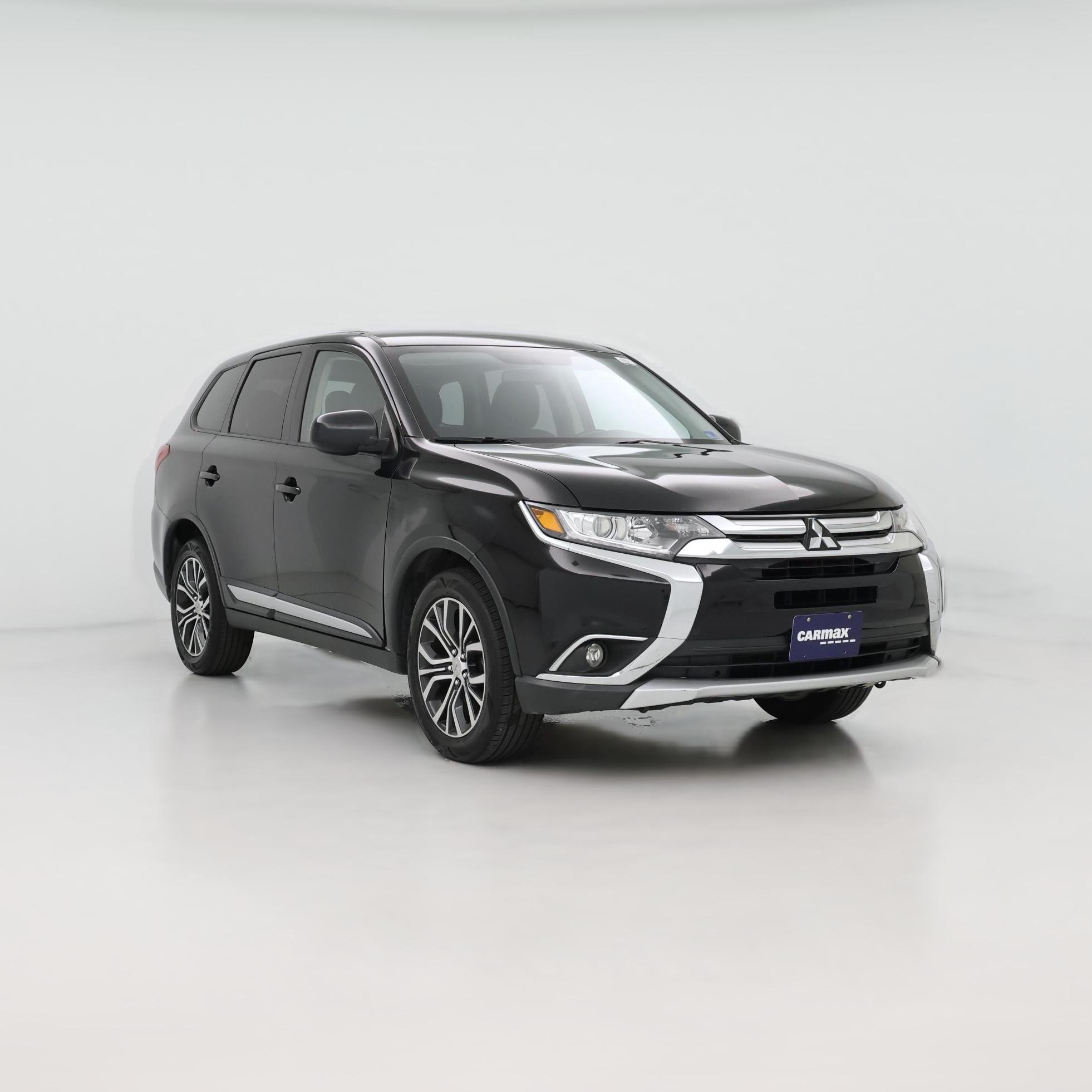 Thumbnail: 2017 Mitsubishi Outlander - 1