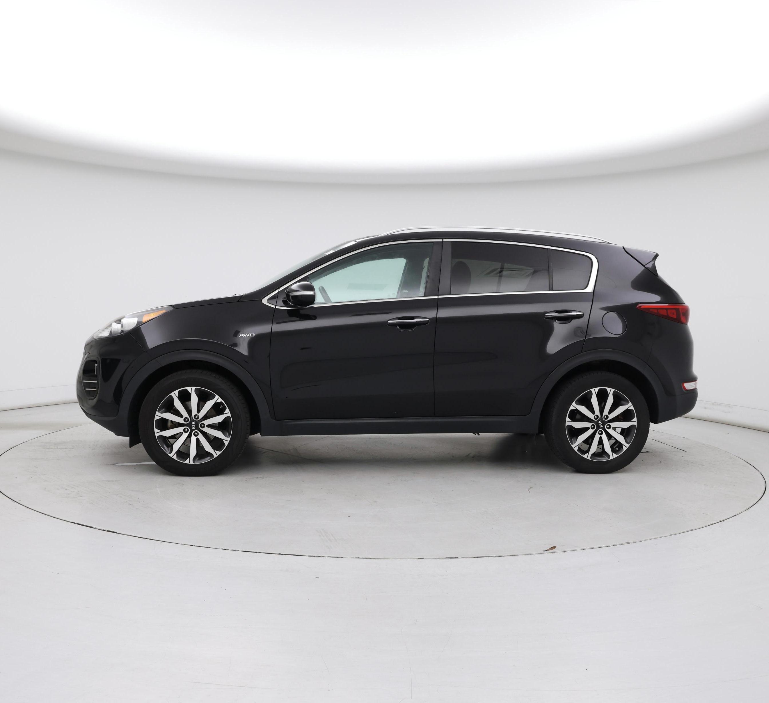 Thumbnail: 2017 Kia Sportage - 3