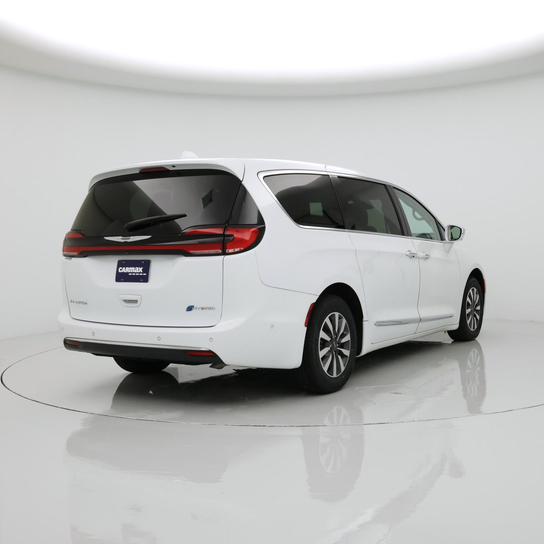 Thumbnail: 2022 Chrysler Pacifica - 8