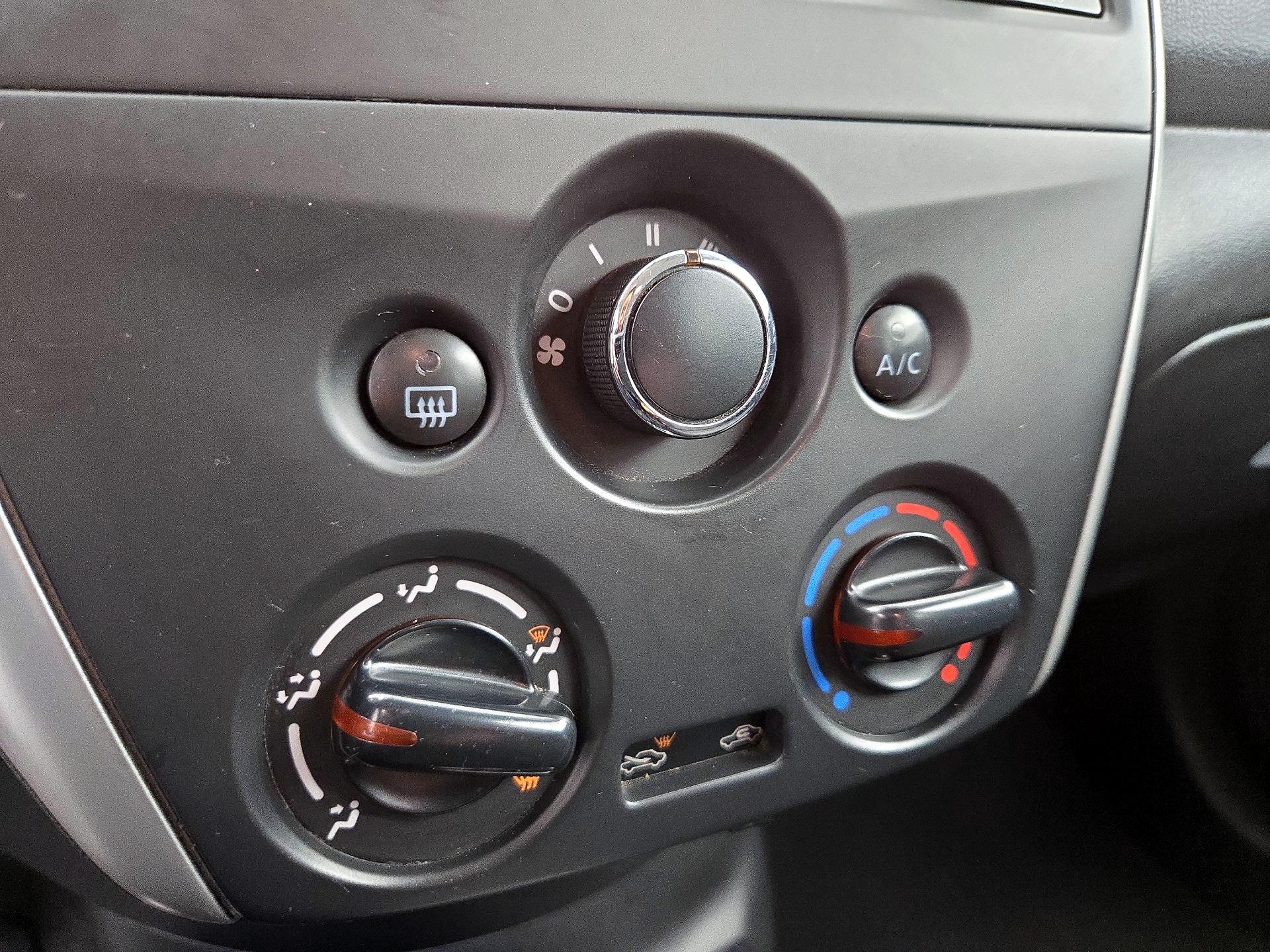 Thumbnail: 2016 Nissan Versa - 15