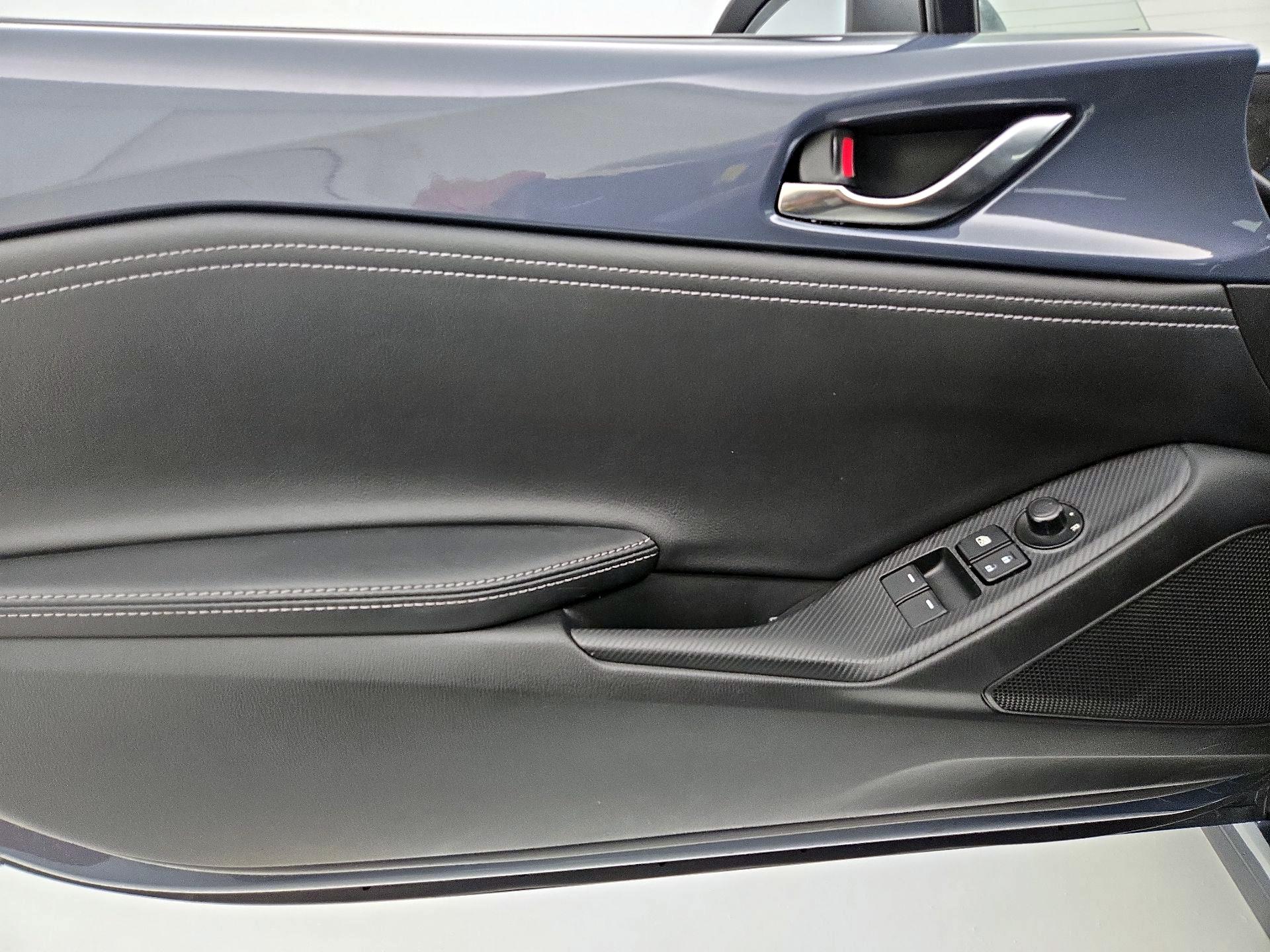 Thumbnail: 2021 Mazda MX-5 Miata - 12