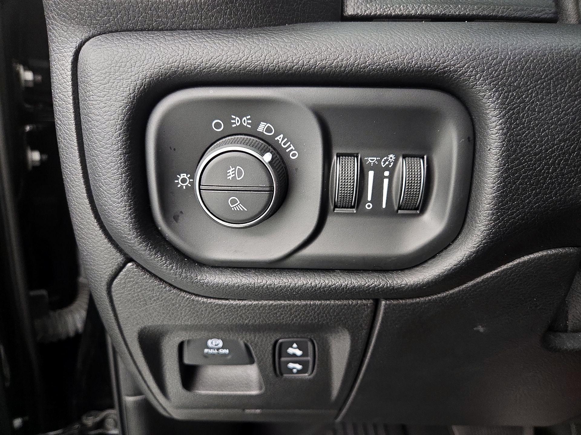 Thumbnail: 2021 RAM 1500 - 13