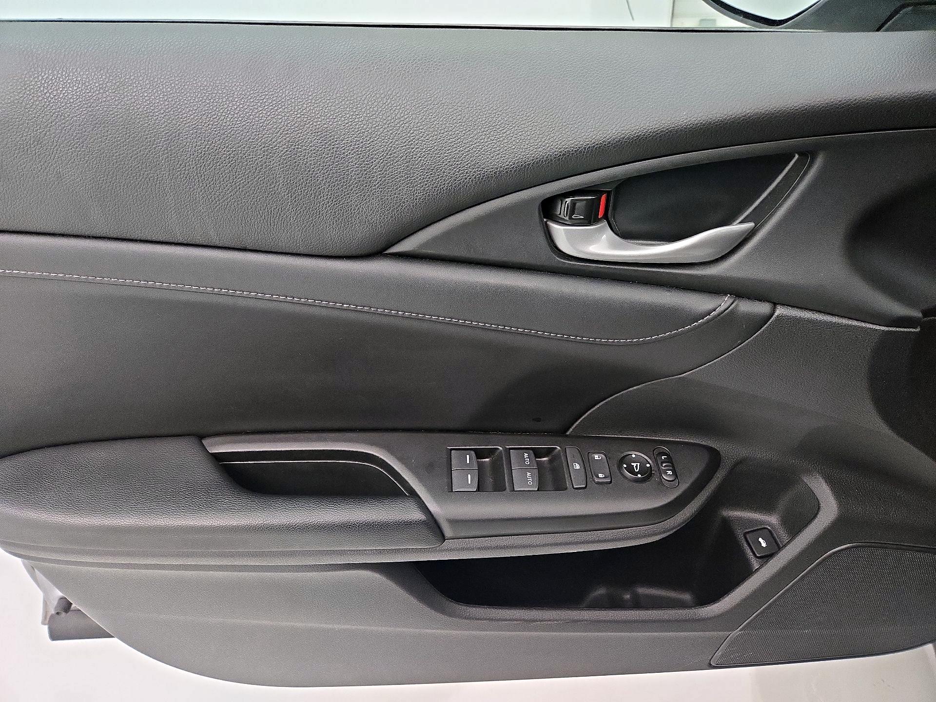Thumbnail: 2021 Honda Insight - 12