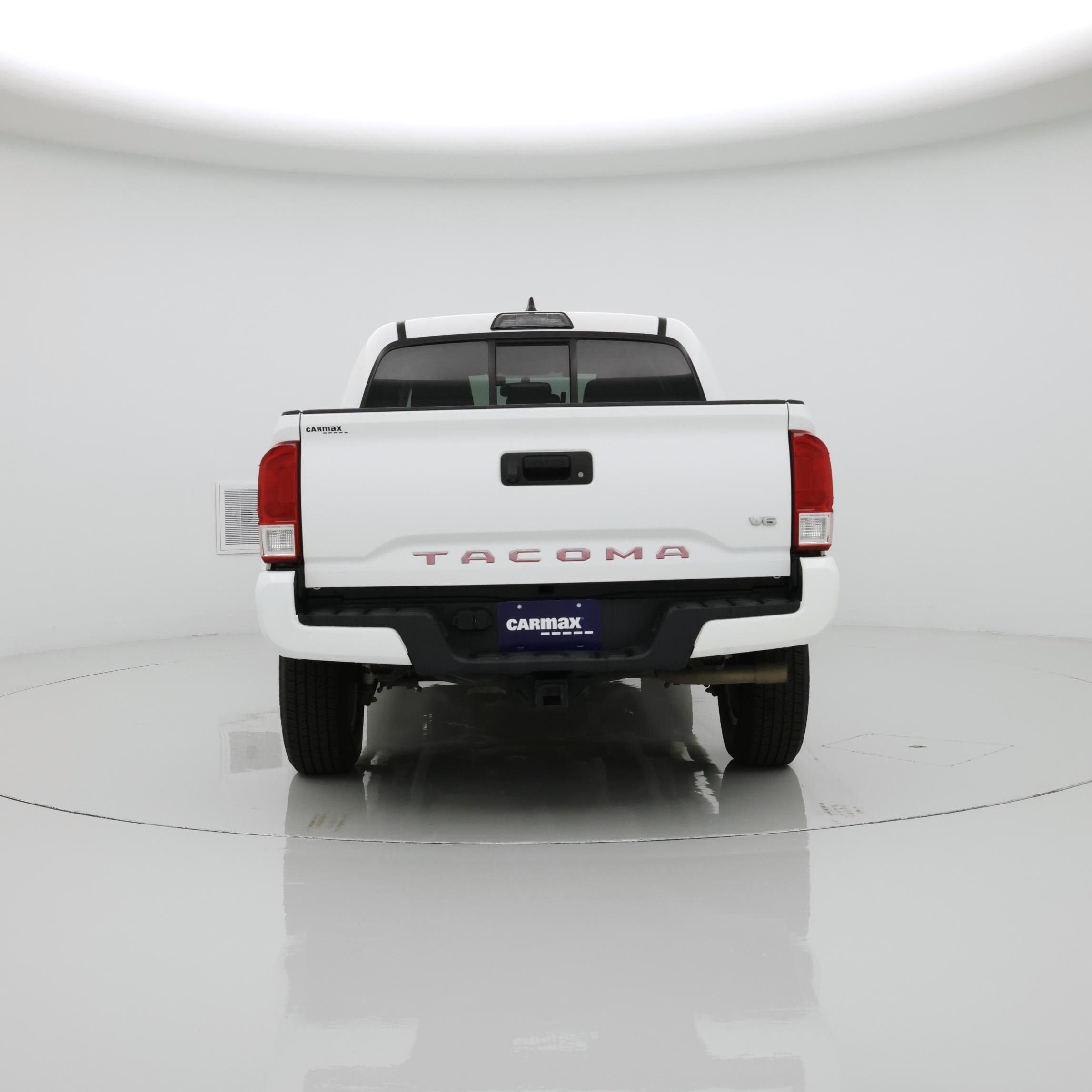 Thumbnail: 2017 Toyota Tacoma - 6