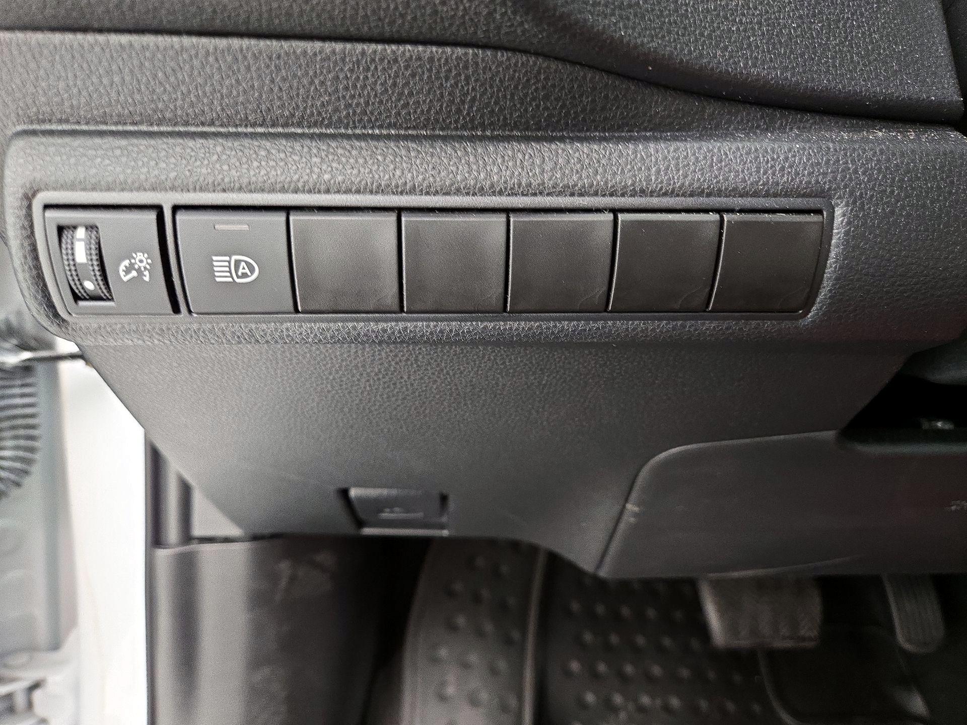 Thumbnail: 2024 Toyota Corolla - 13