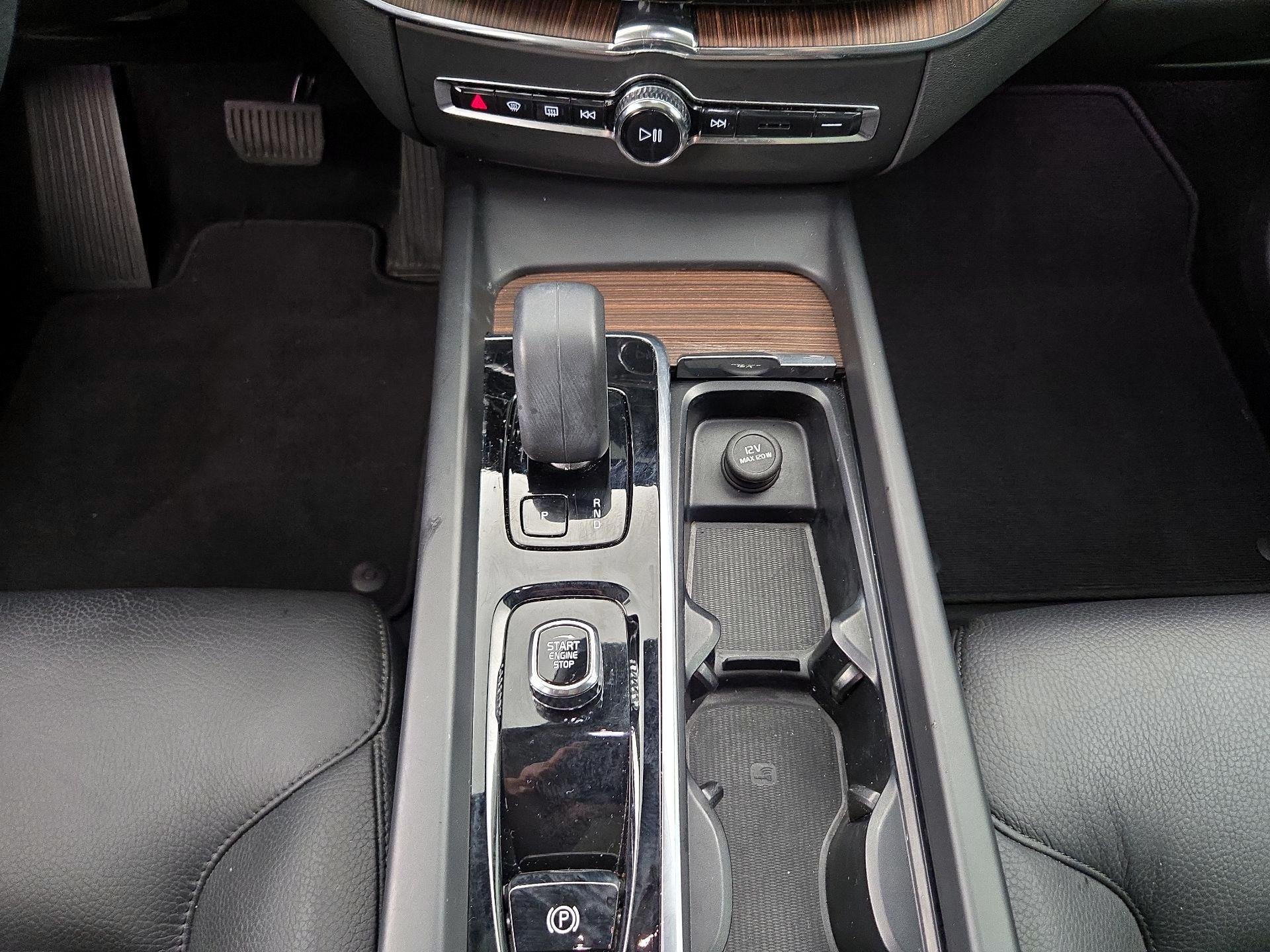 Thumbnail: 2023 Volvo XC60 - 18