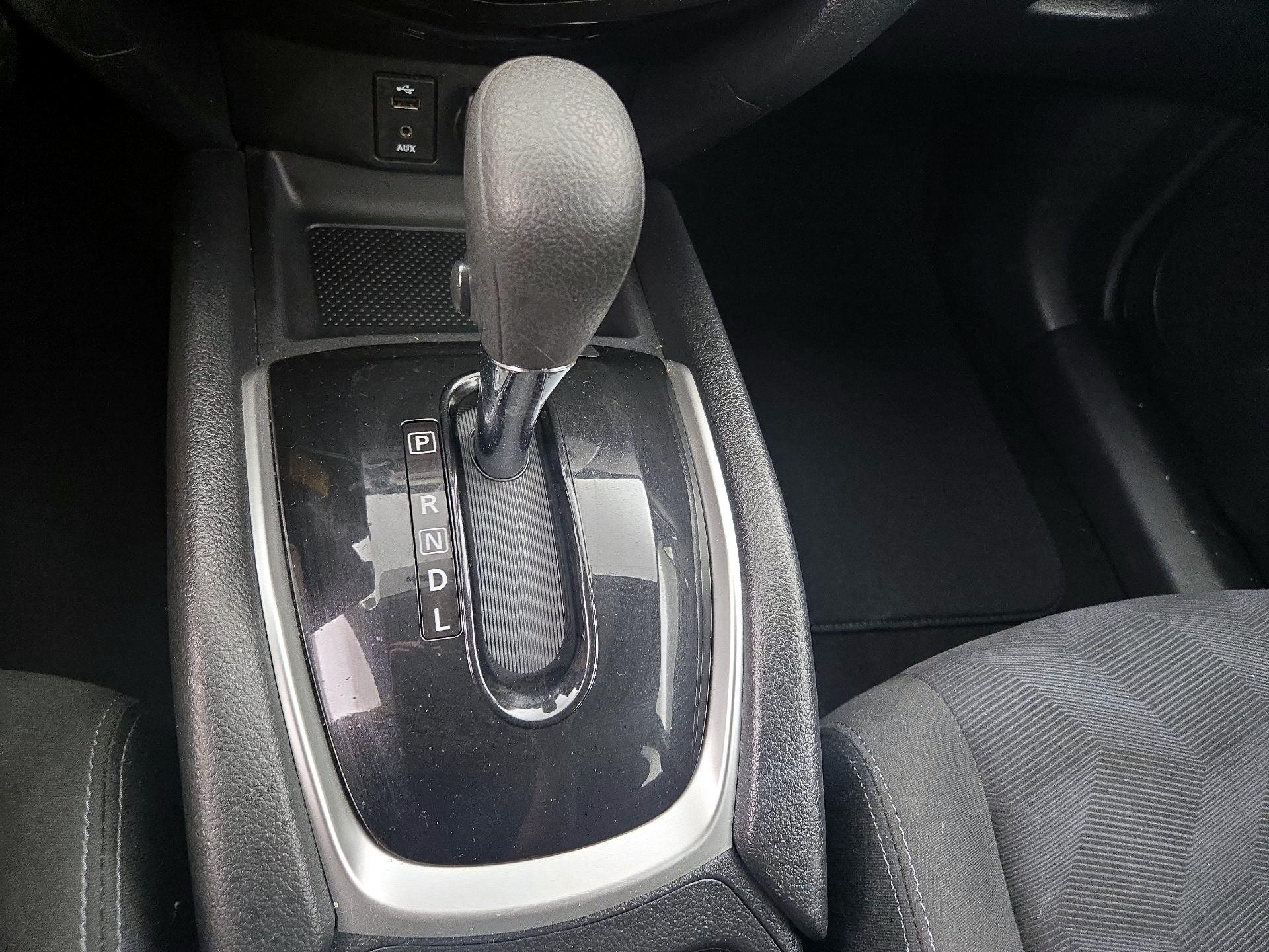 Thumbnail: 2015 Nissan Rogue - 17