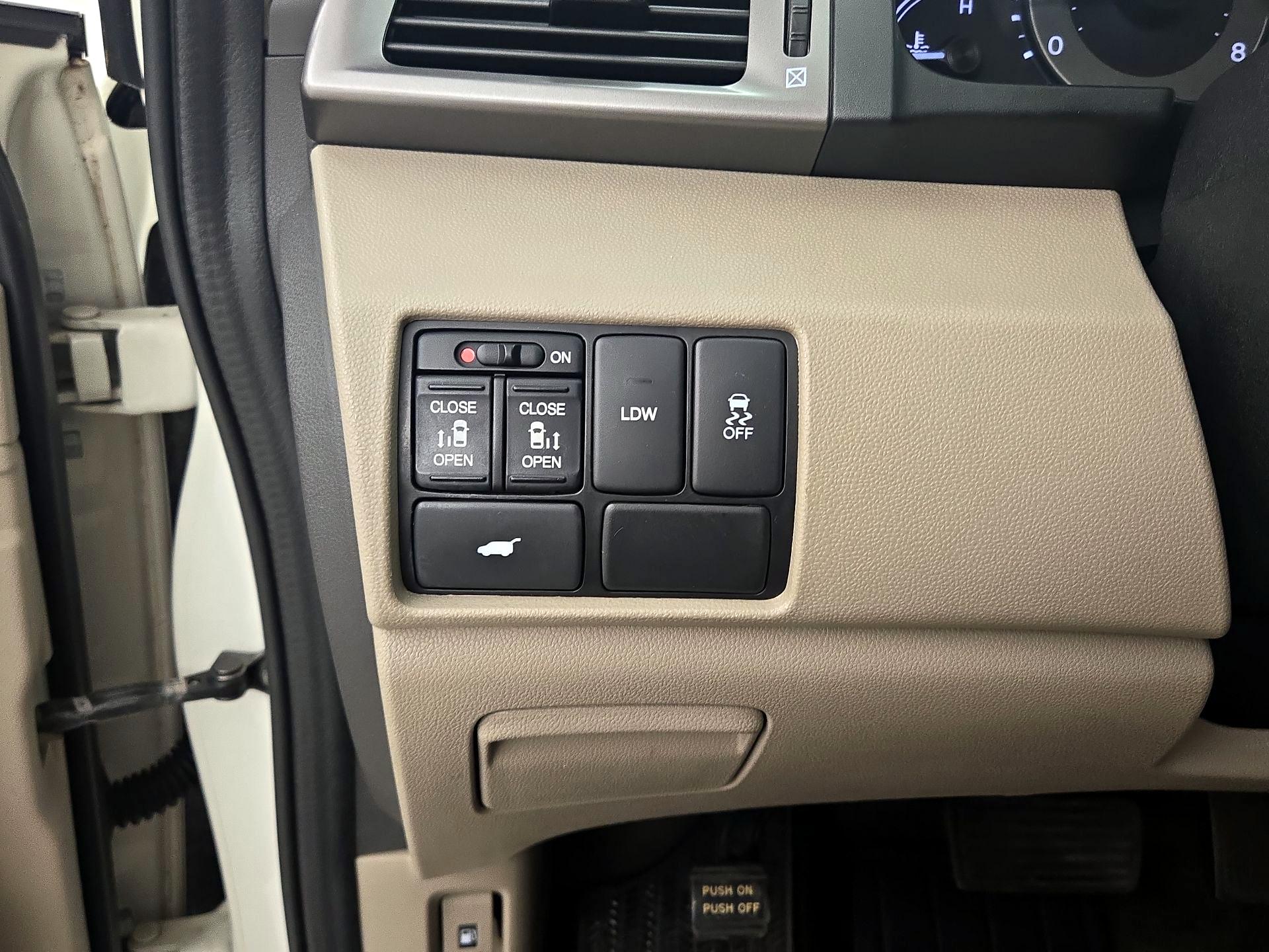 Thumbnail: 2017 Honda Odyssey - 13