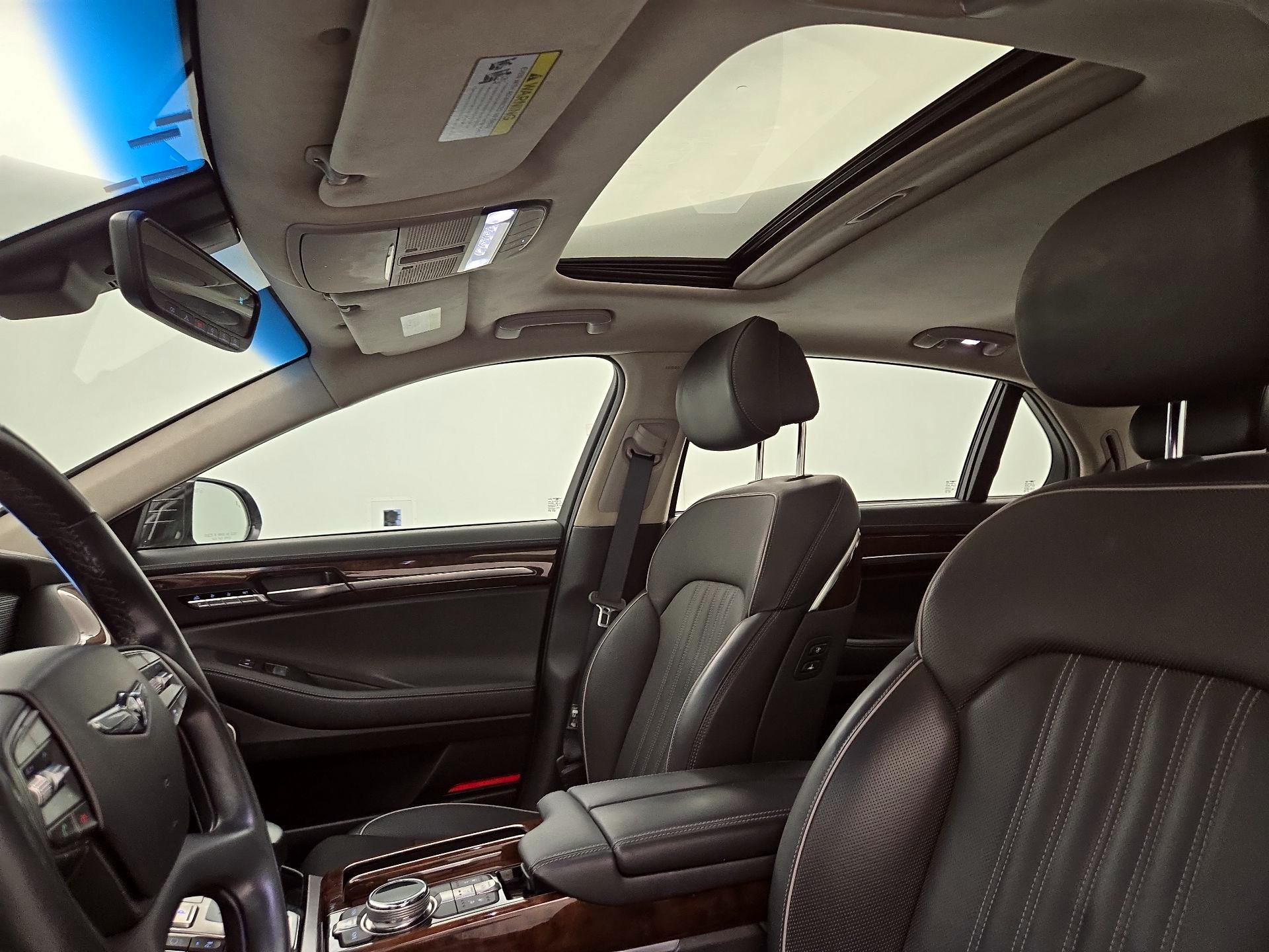 Thumbnail: 2019 Genesis G90 - 20