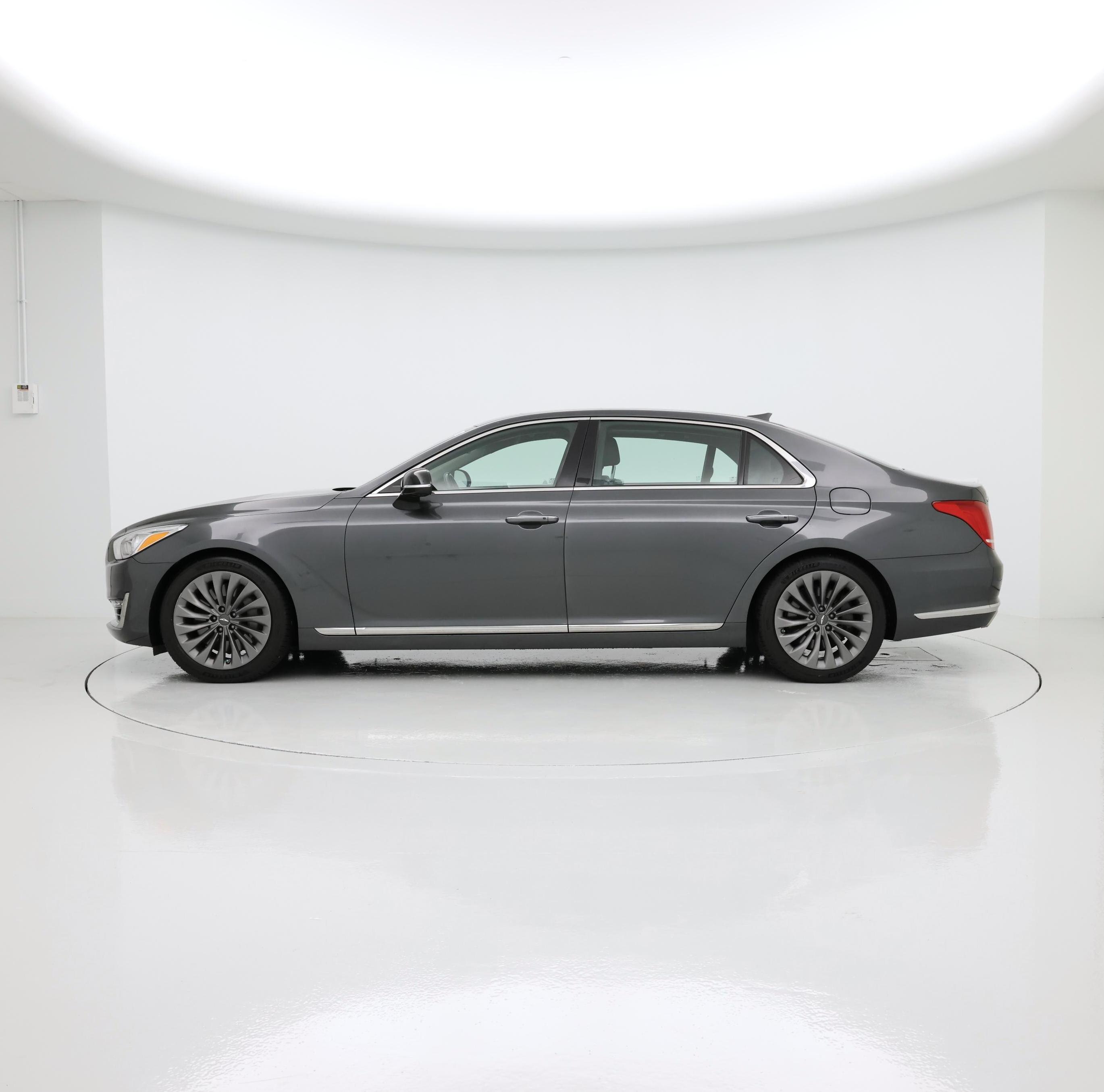 Thumbnail: 2019 Genesis G90 - 3