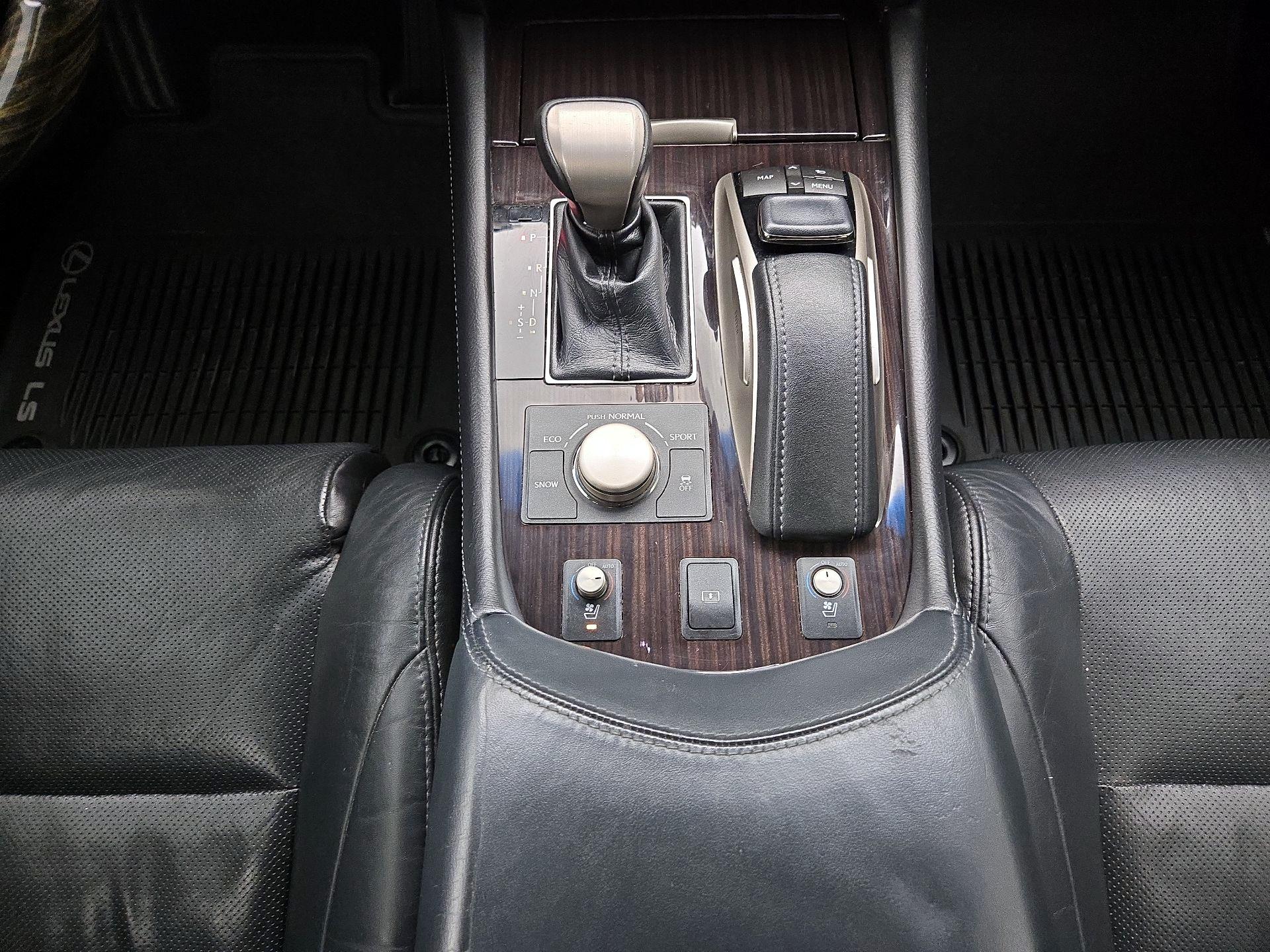 Thumbnail: 2017 Lexus LS - 18