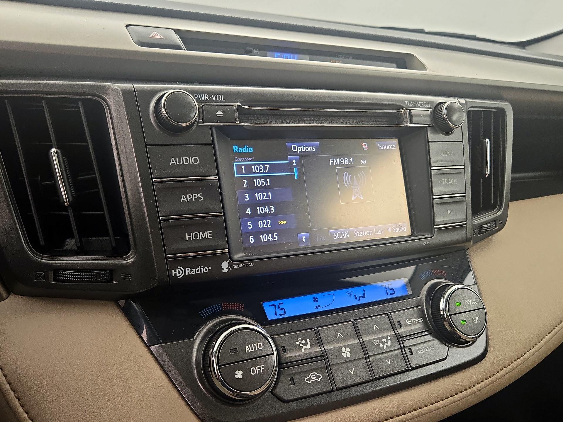 Thumbnail: 2015 Toyota RAV4 - 15