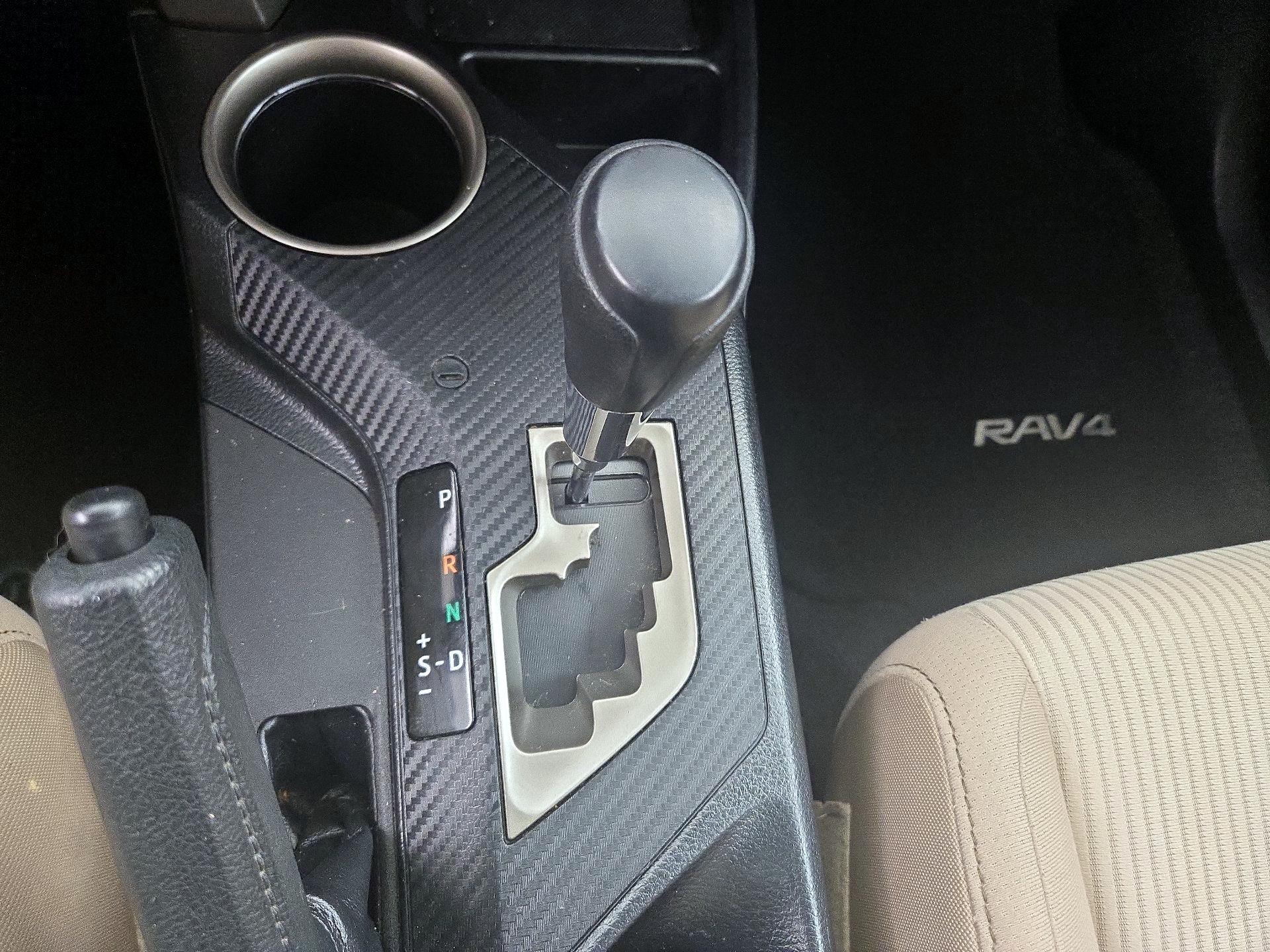 Thumbnail: 2015 Toyota RAV4 - 17