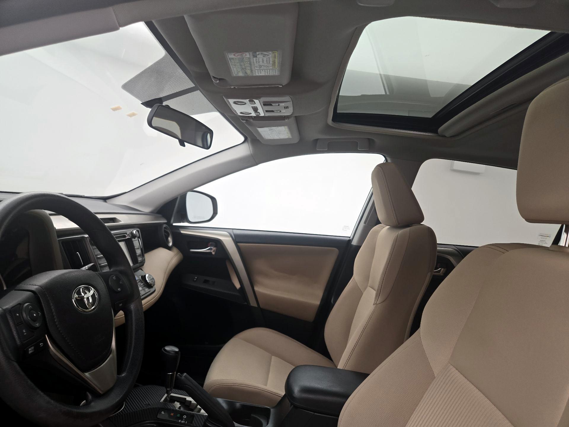 Thumbnail: 2015 Toyota RAV4 - 19