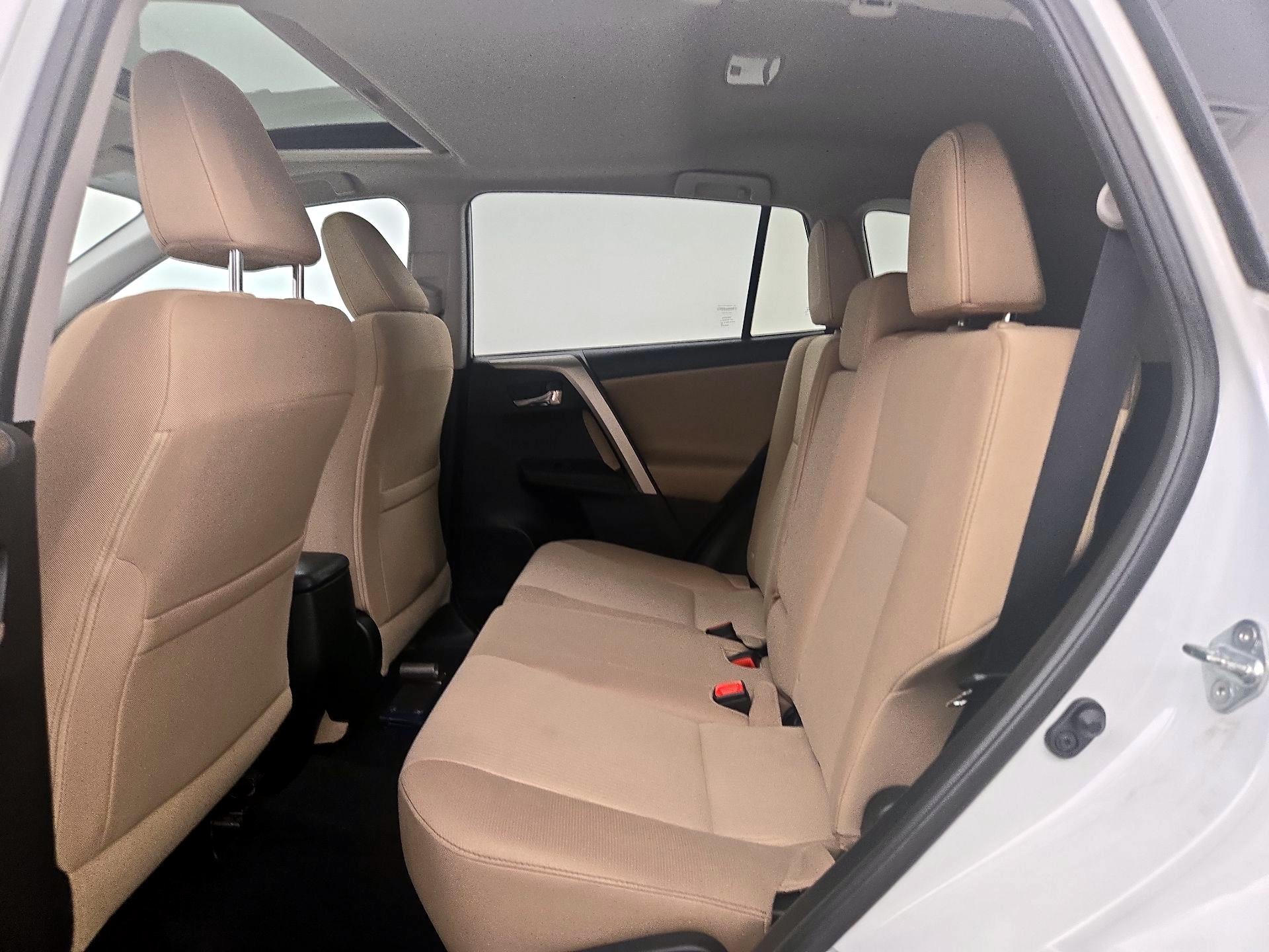 Thumbnail: 2015 Toyota RAV4 - 20