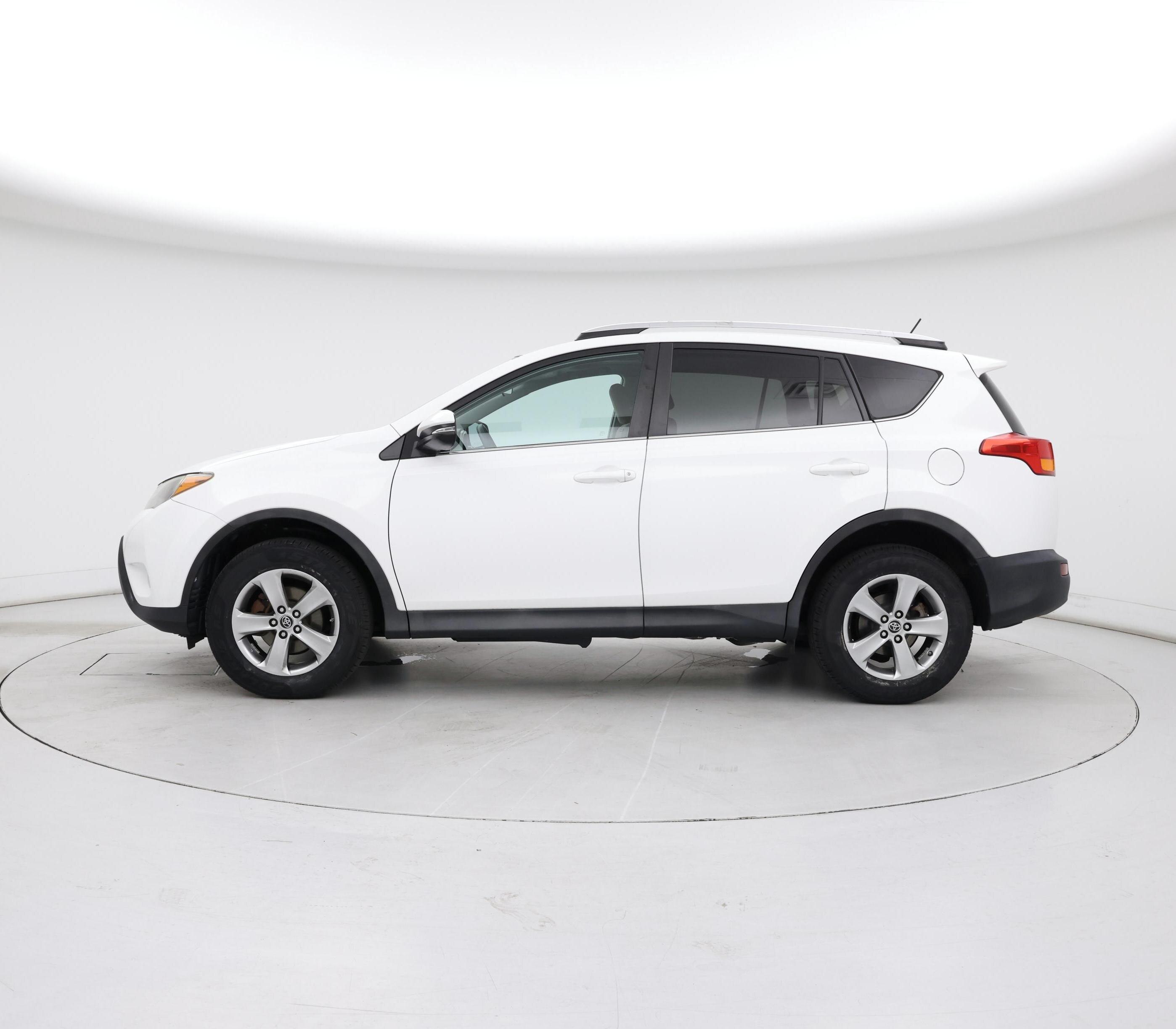 Thumbnail: 2015 Toyota RAV4 - 3