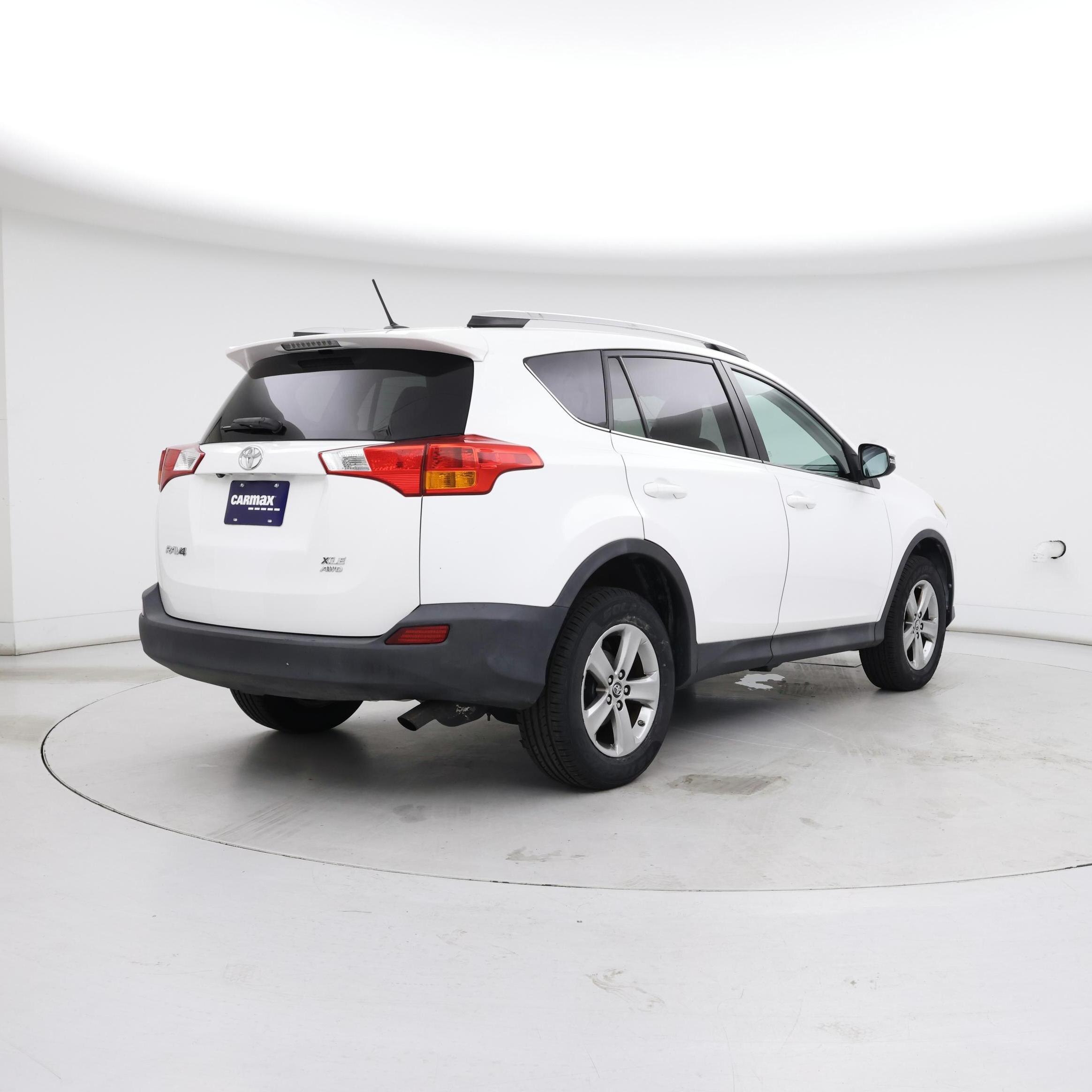 Thumbnail: 2015 Toyota RAV4 - 8