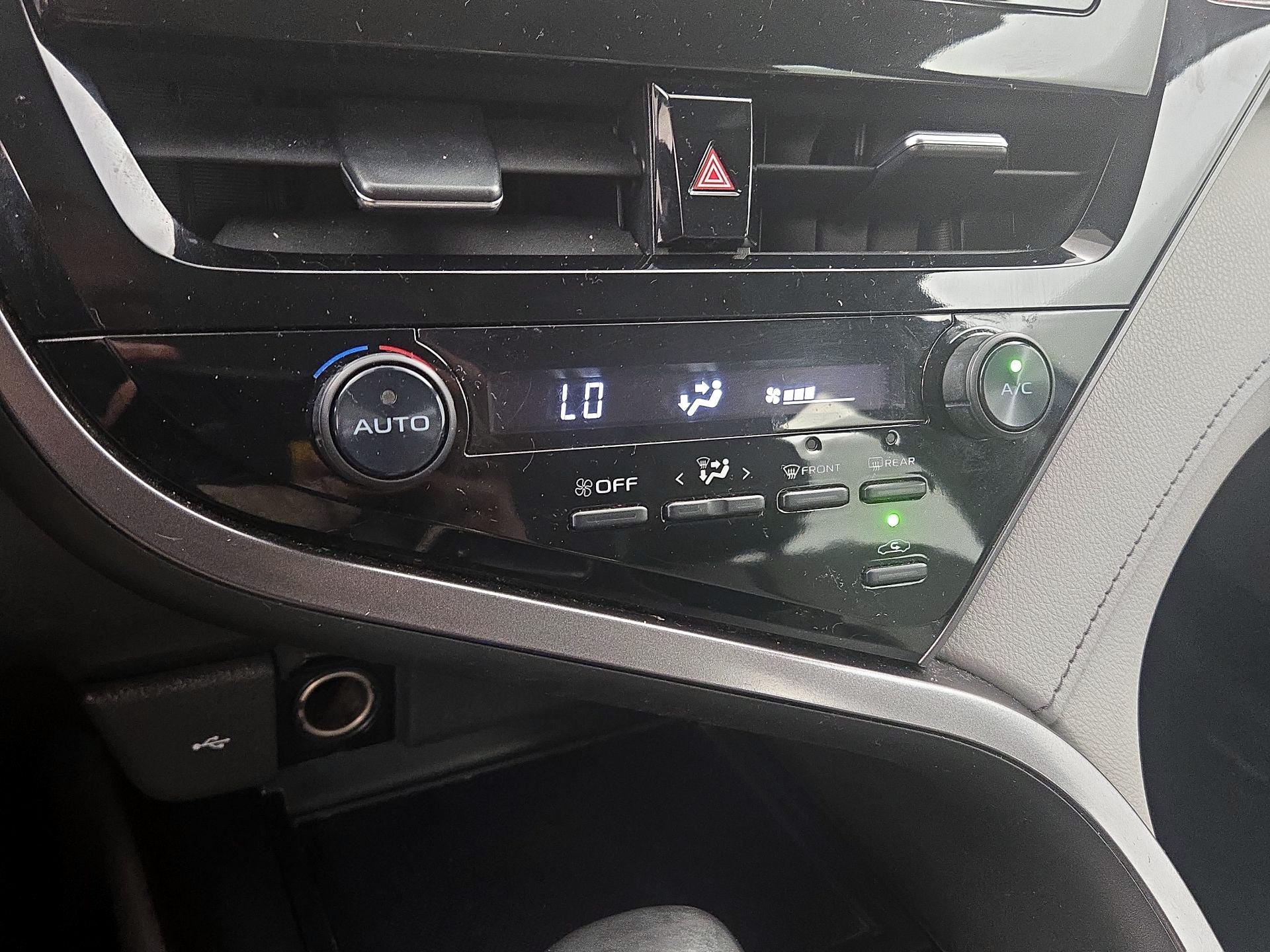 Thumbnail: 2021 Toyota Camry - 16