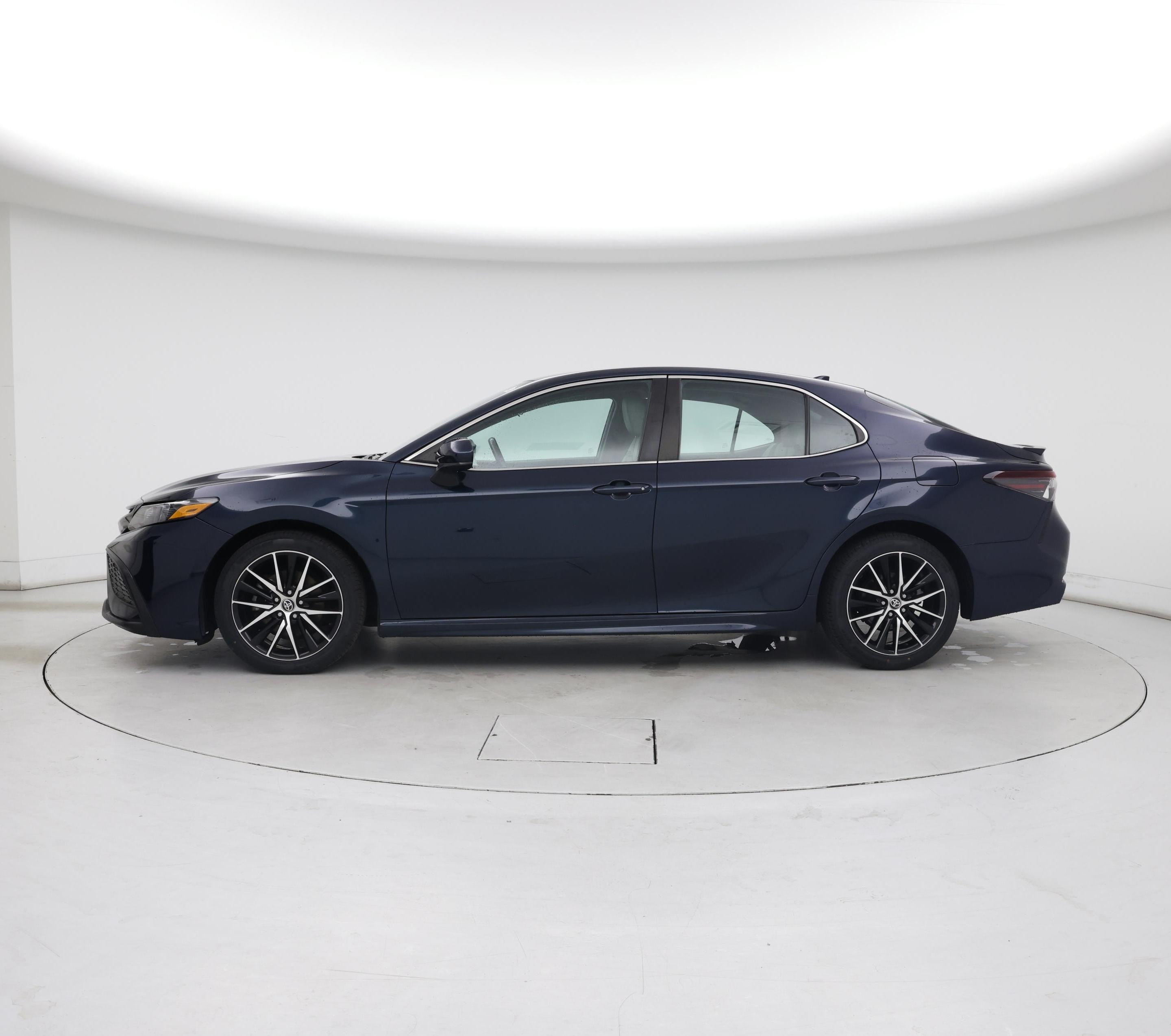 Thumbnail: 2021 Toyota Camry - 3