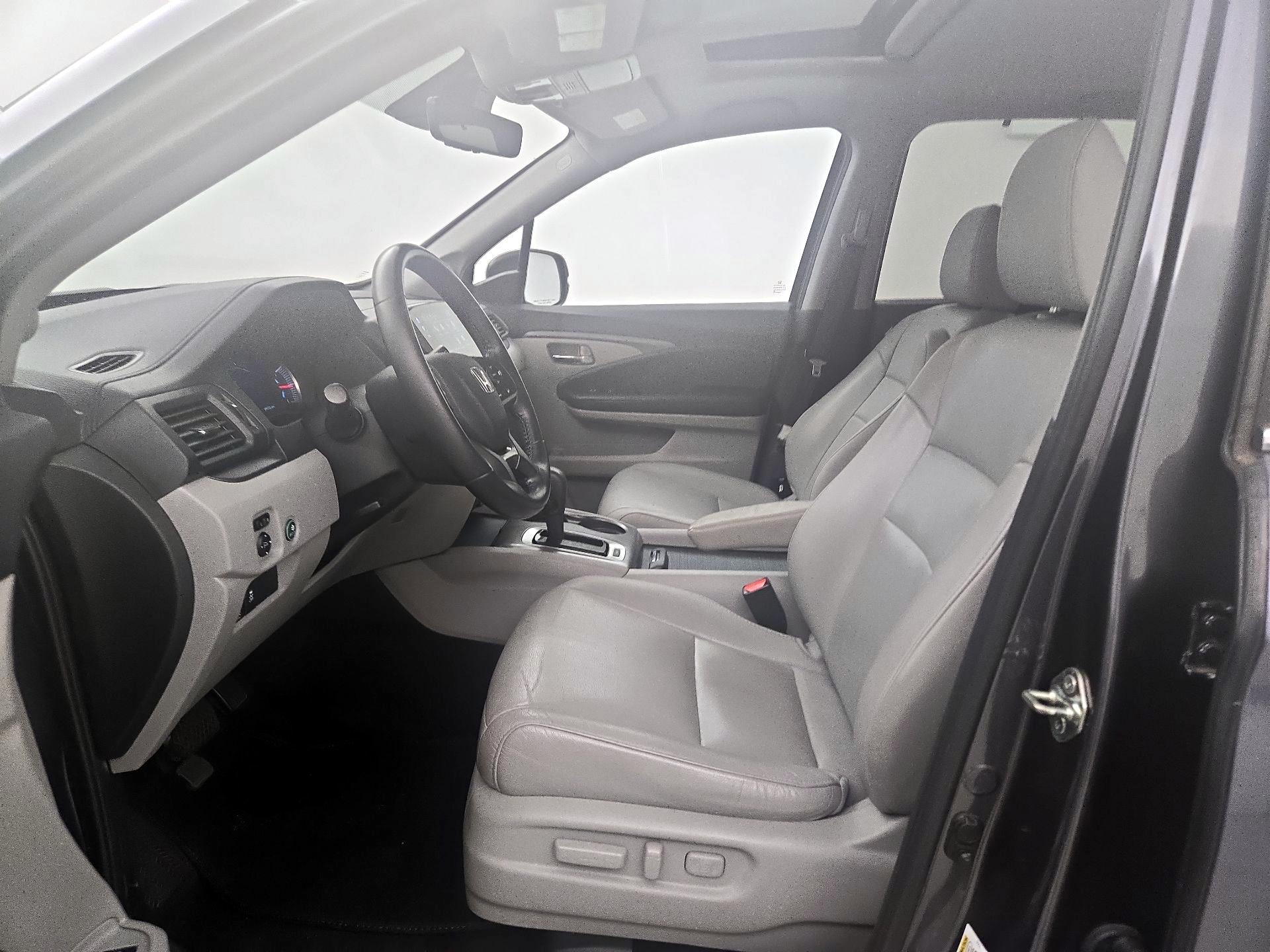 Thumbnail: 2019 Honda Pilot - 11