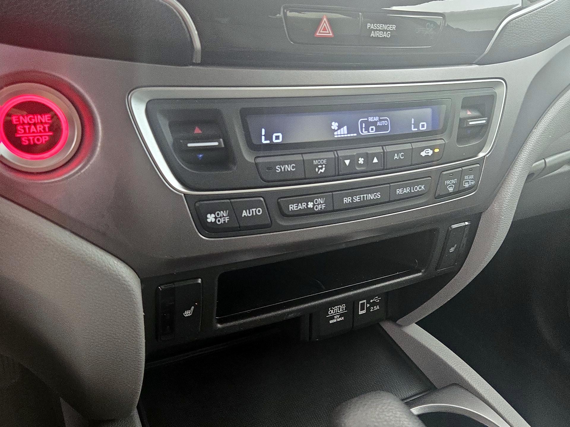 Thumbnail: 2019 Honda Pilot - 16