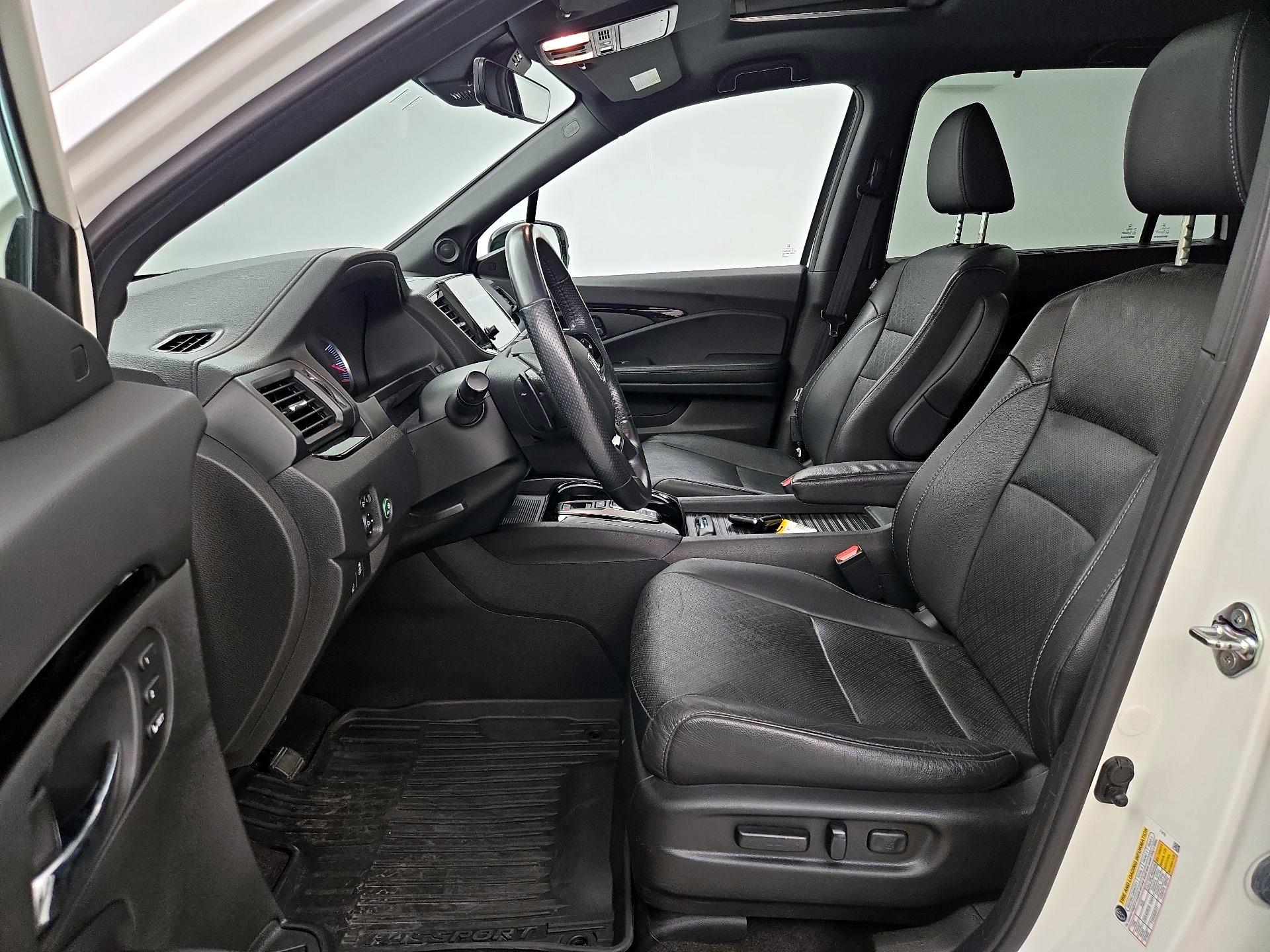 Thumbnail: 2019 Honda Passport - 11