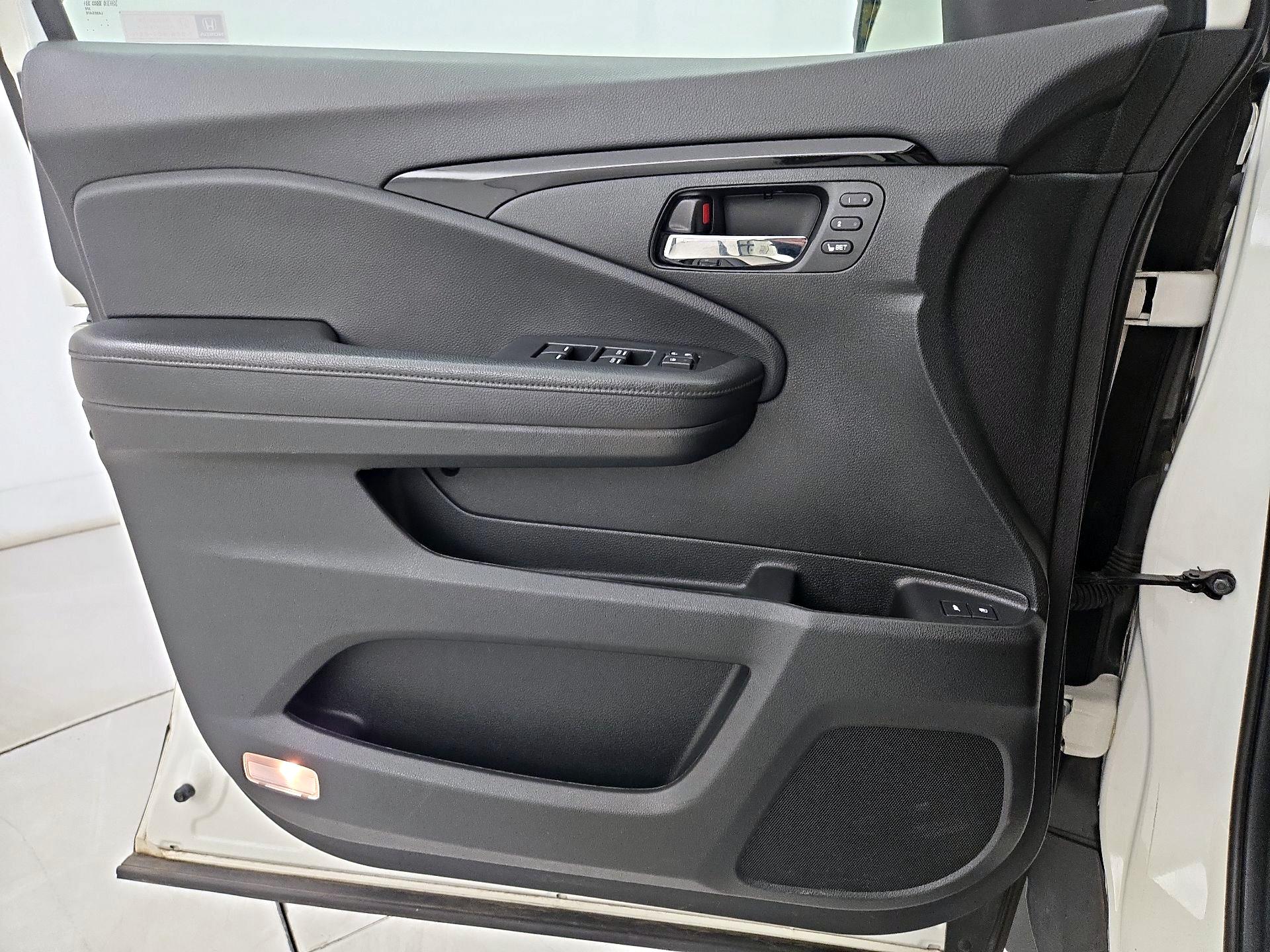 Thumbnail: 2019 Honda Passport - 12