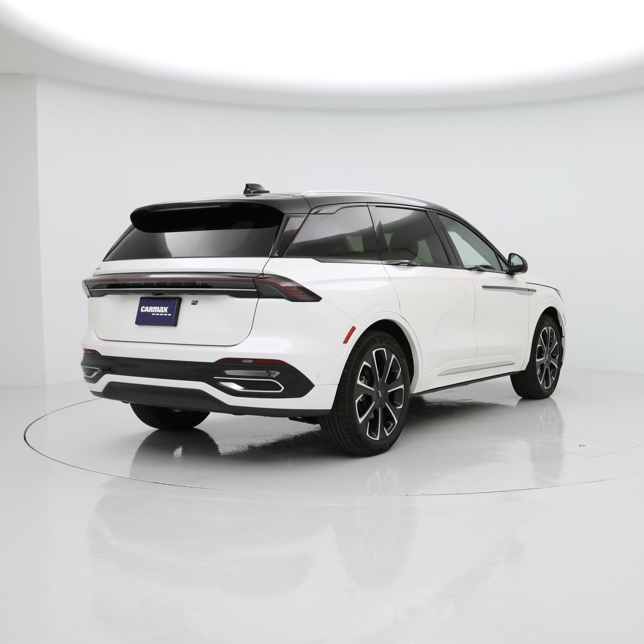 Thumbnail: 2024 Lincoln Nautilus - 8