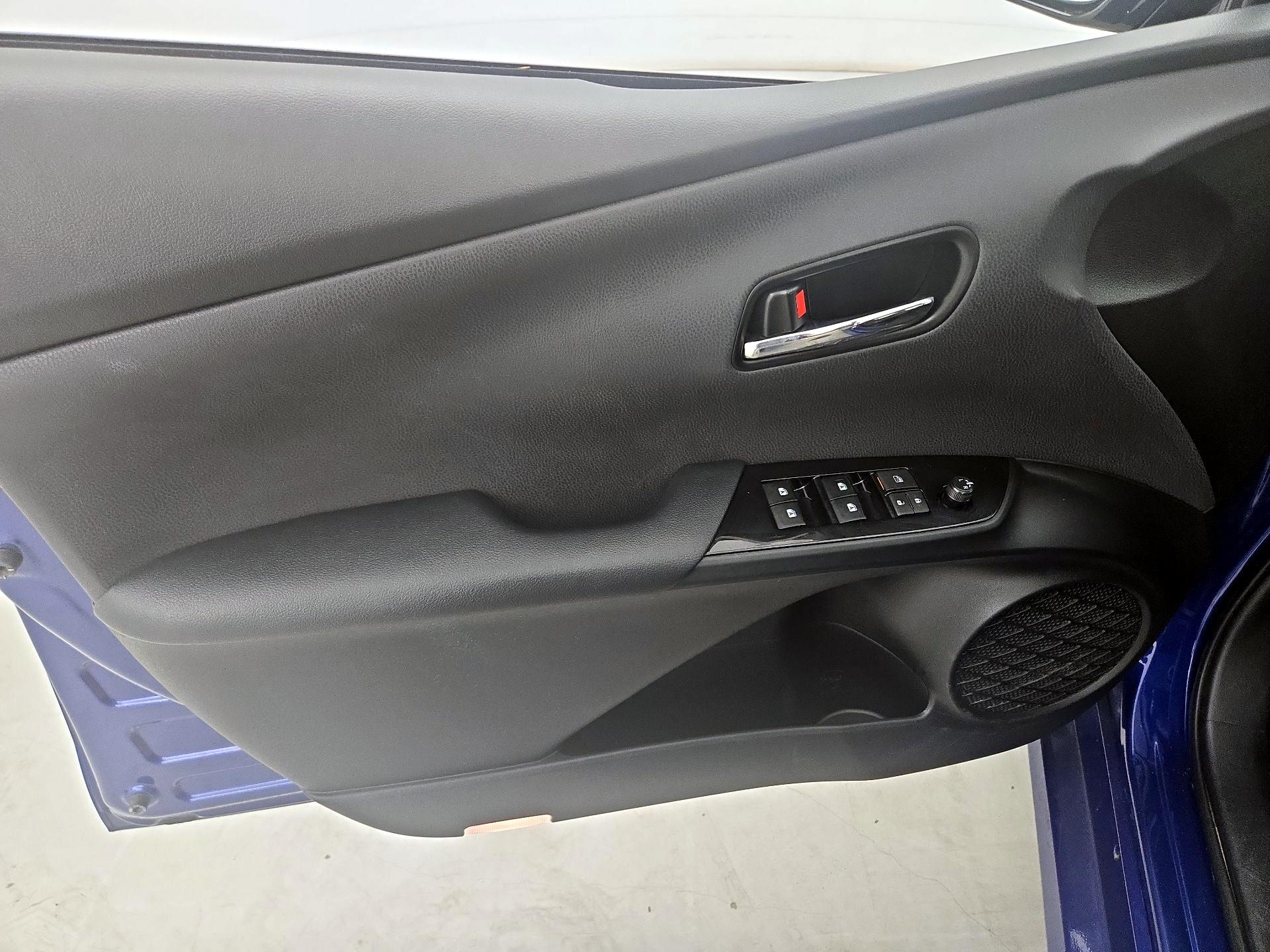 Thumbnail: 2018 Toyota Prius - 12