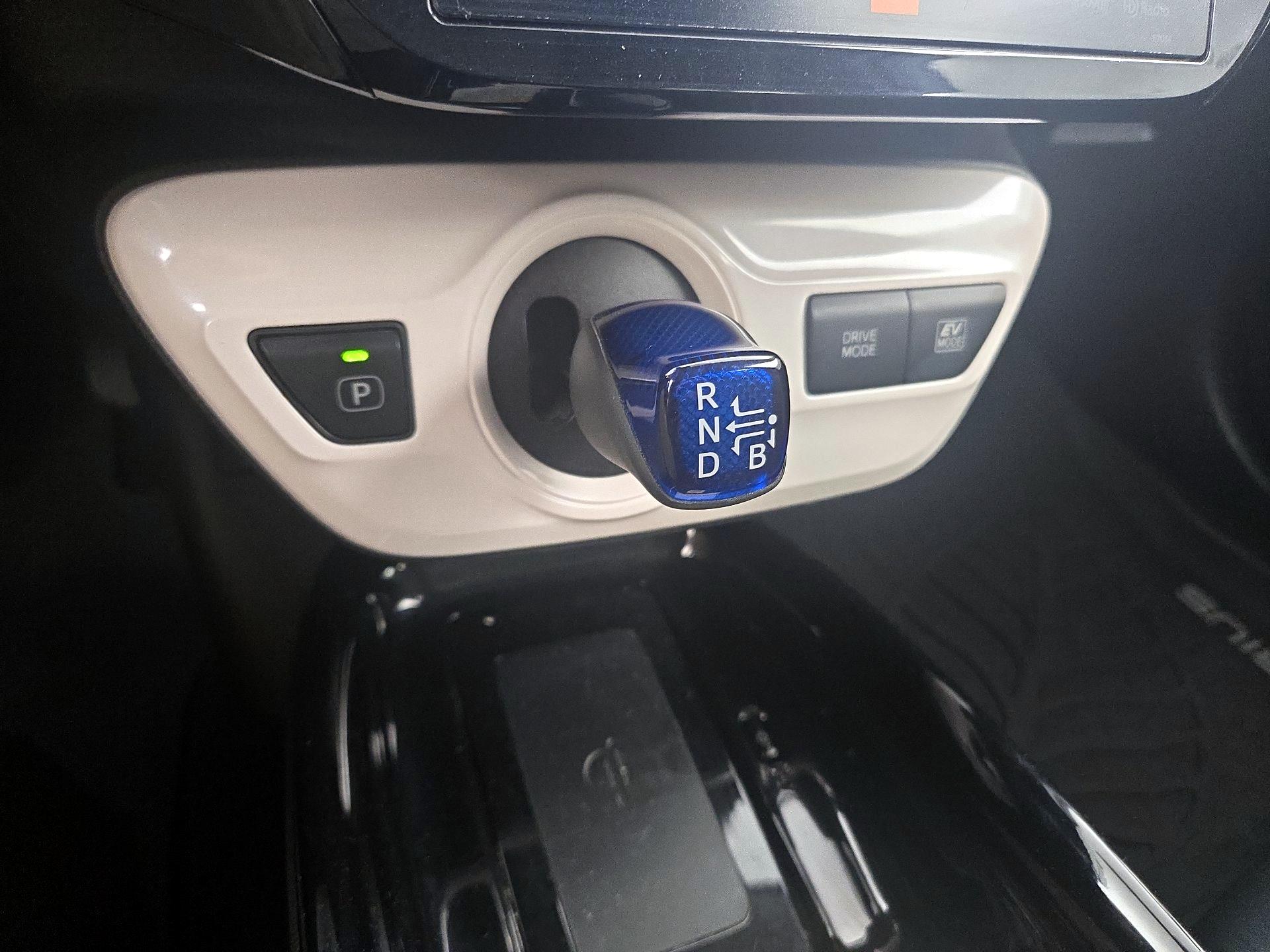 Thumbnail: 2018 Toyota Prius - 18