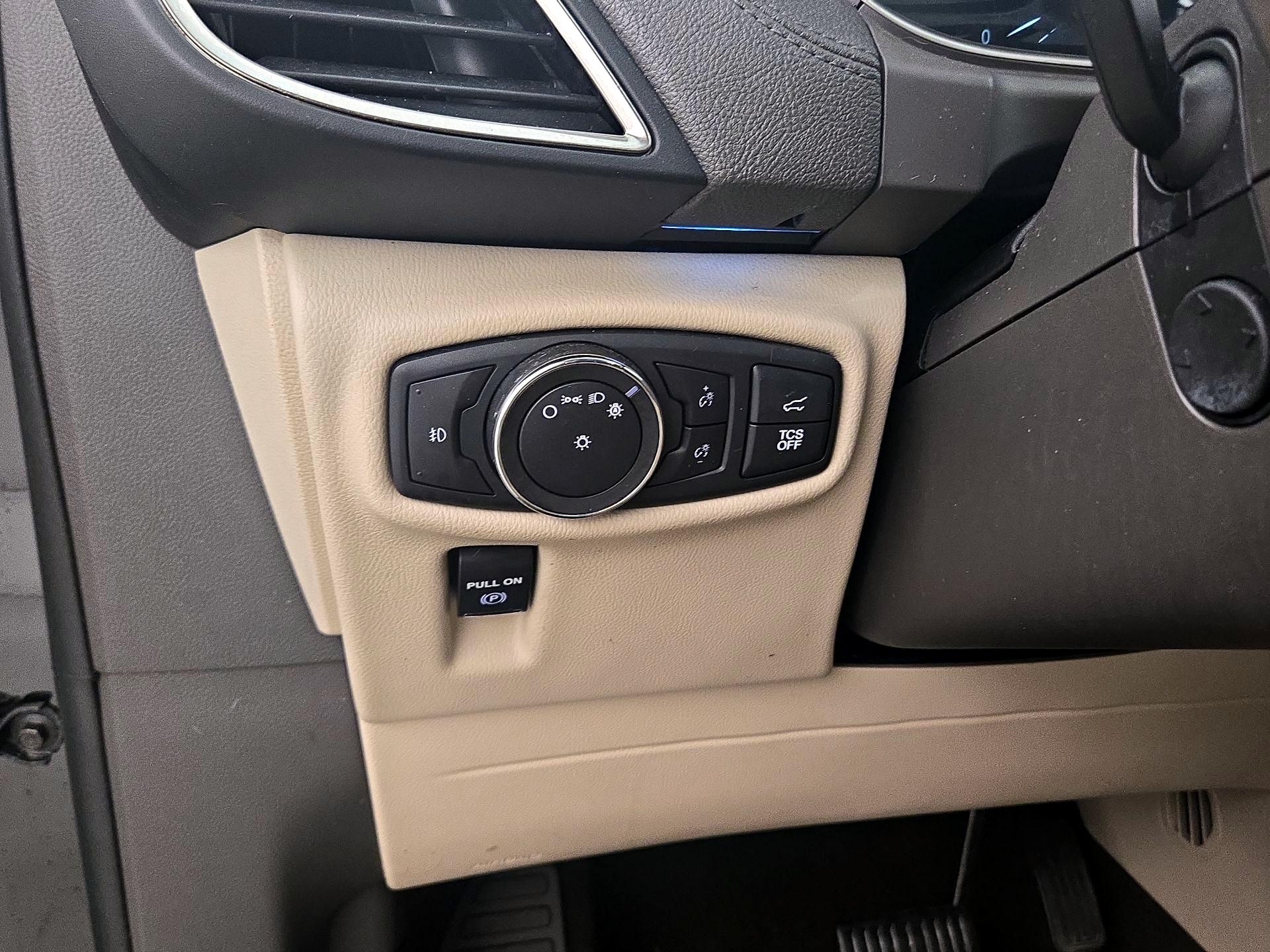 Thumbnail: 2019 Lincoln Nautilus - 13