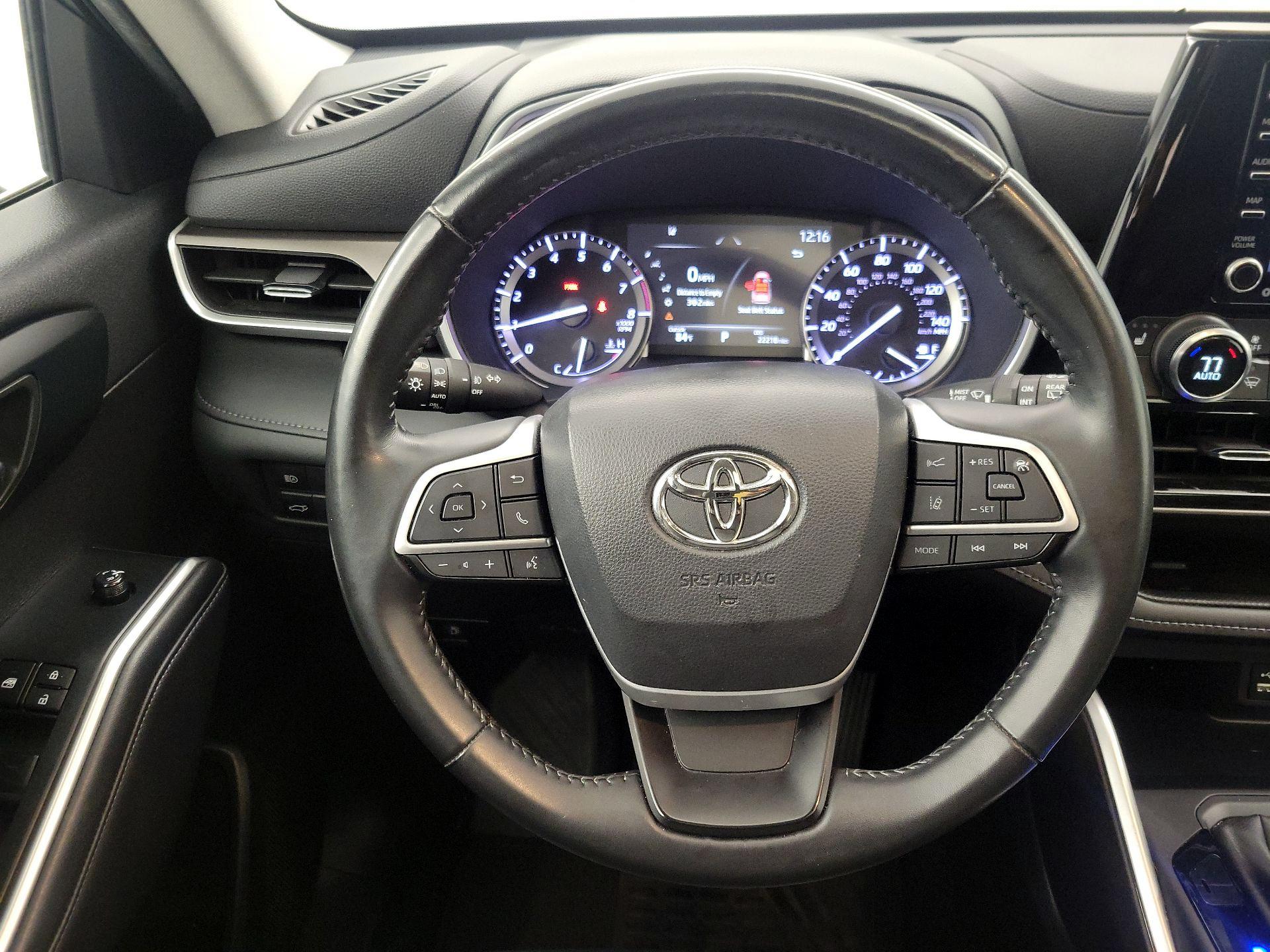 Thumbnail: 2022 Toyota Highlander - 10