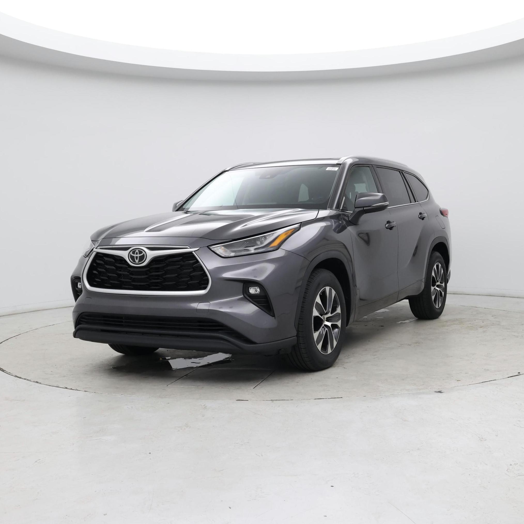 Thumbnail: 2022 Toyota Highlander - 4