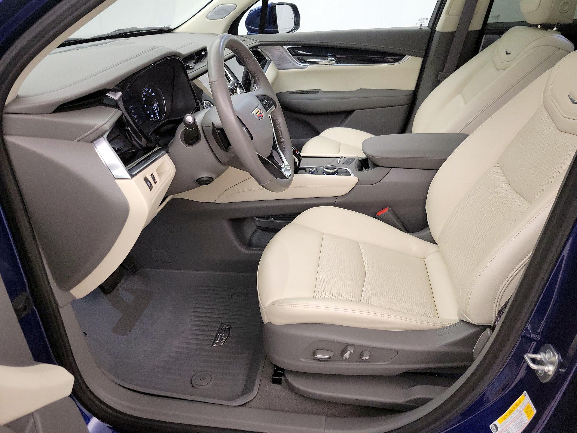 Thumbnail: 2024 Cadillac XT6 - 11