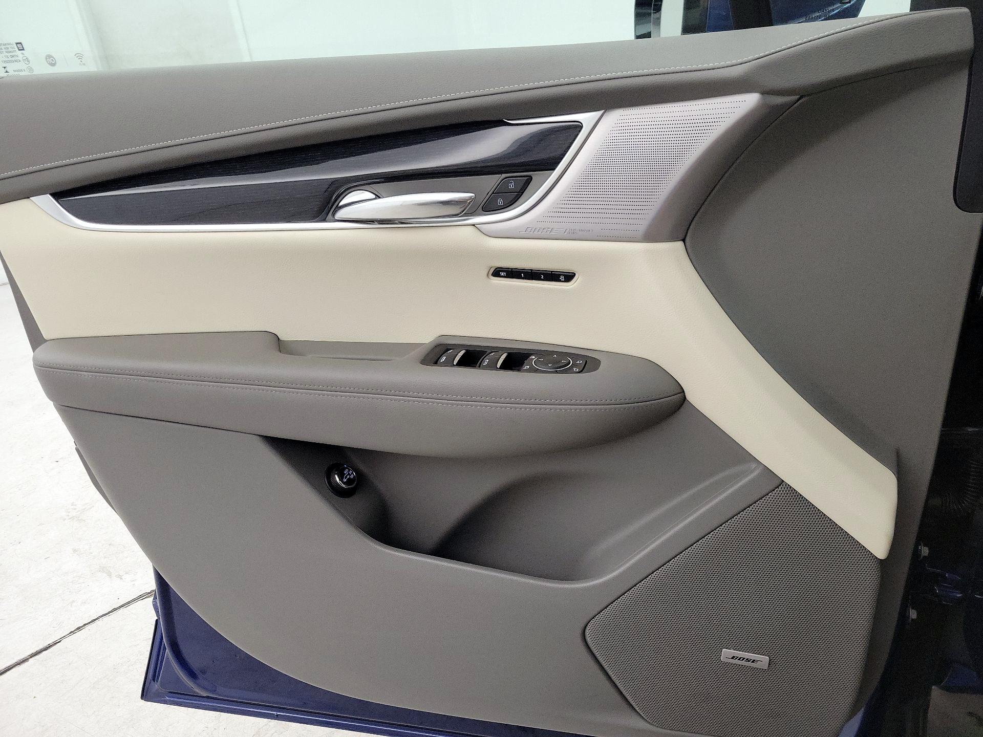 Thumbnail: 2024 Cadillac XT6 - 12