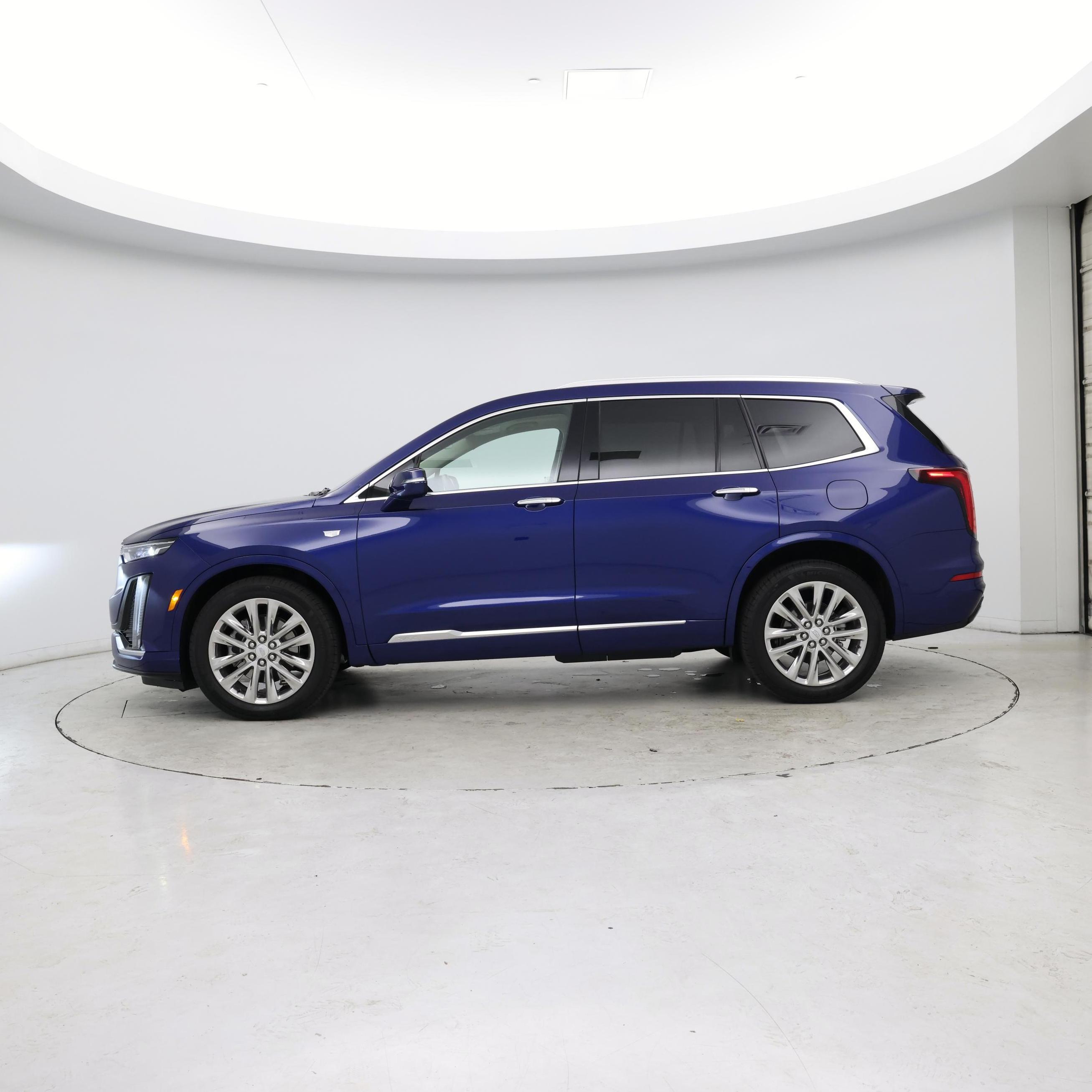 Thumbnail: 2024 Cadillac XT6 - 3