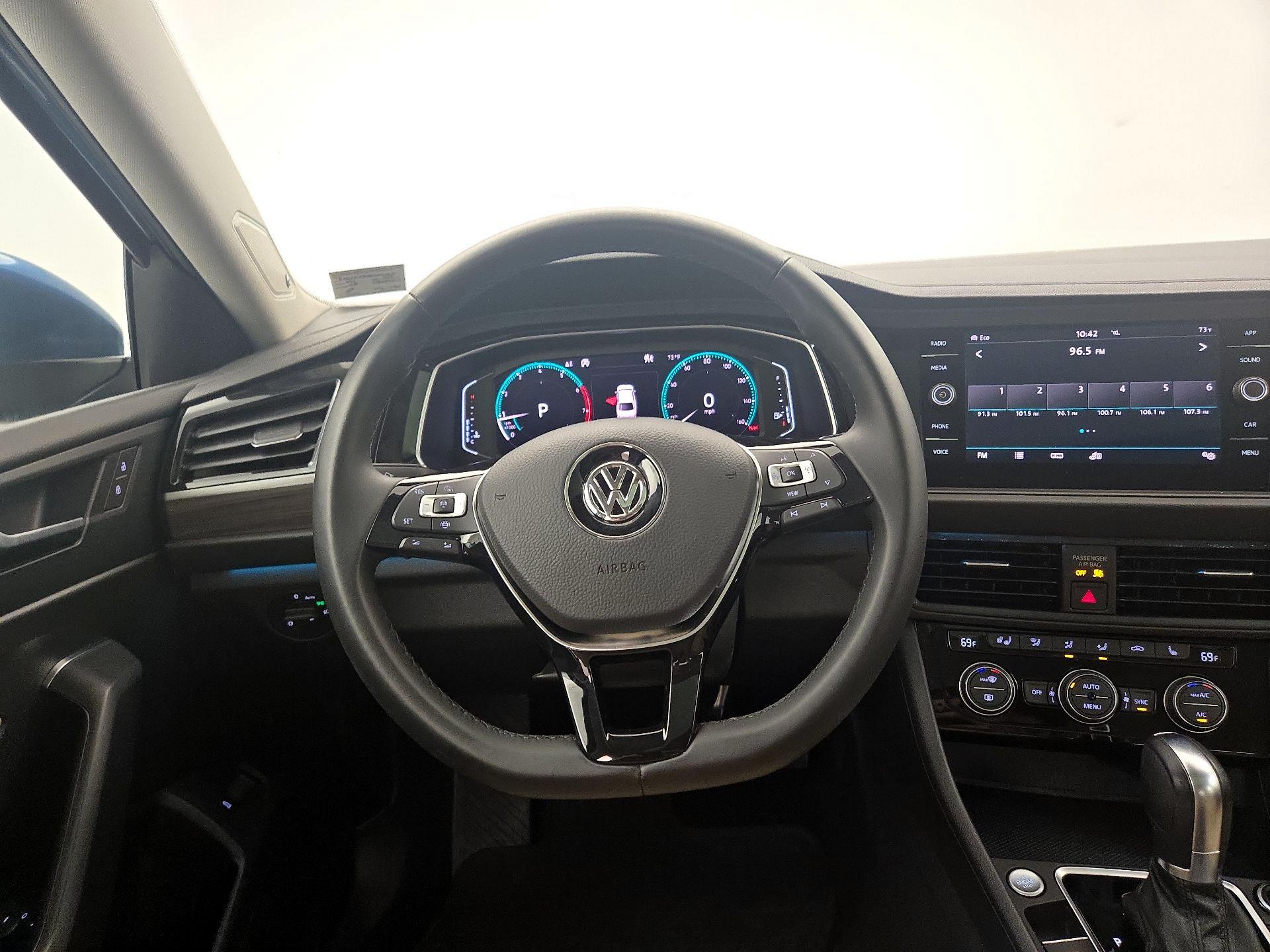 Thumbnail: 2019 Volkswagen Jetta - 10