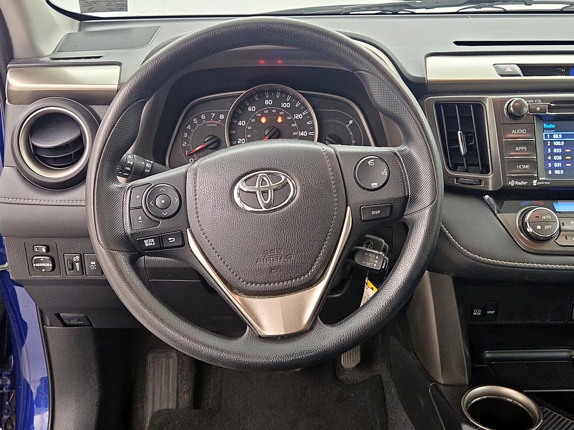 Thumbnail: 2015 Toyota RAV4 - 10